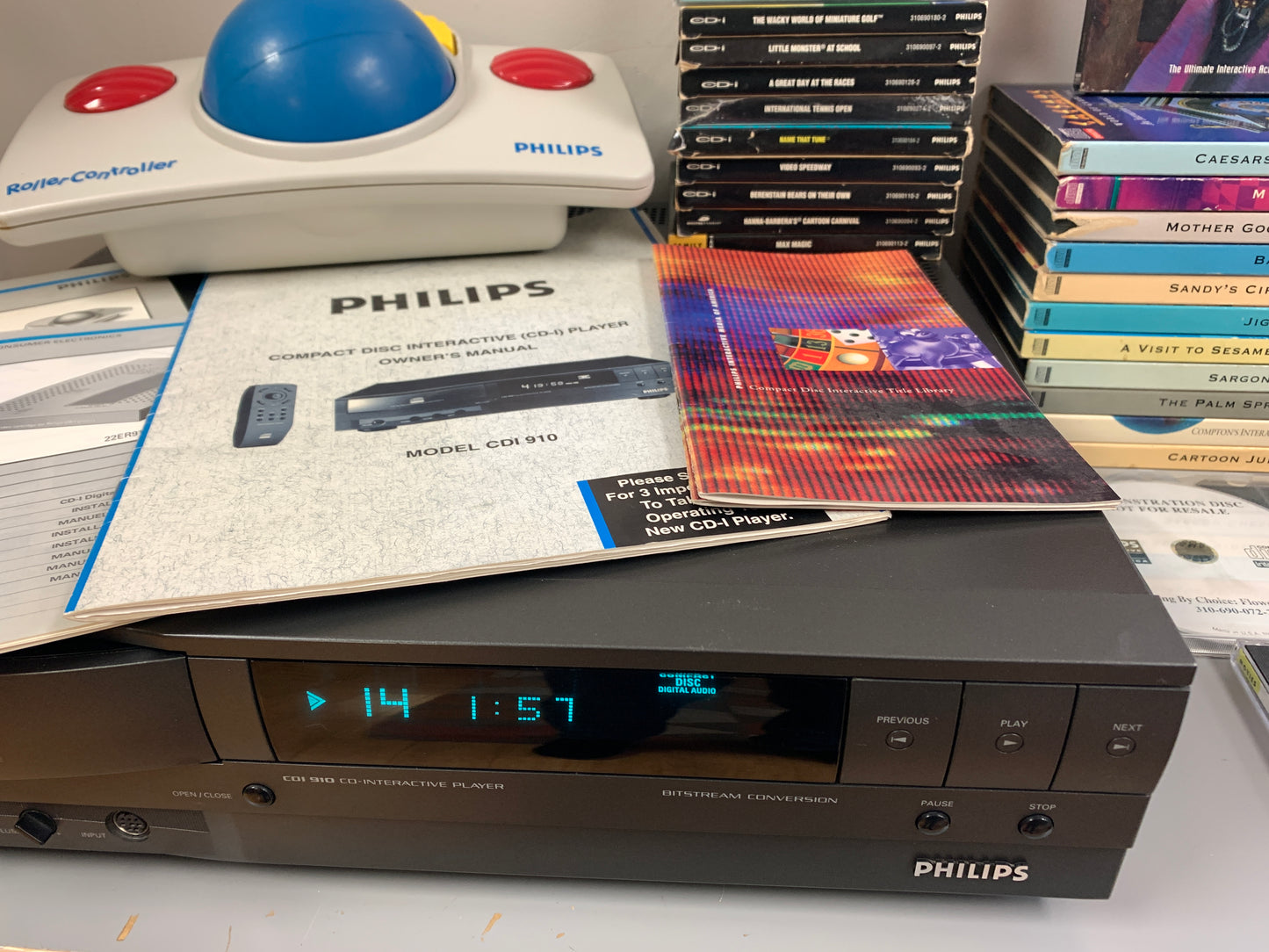 Philips CDI 910 Compact Disc Interactive Player Bundle