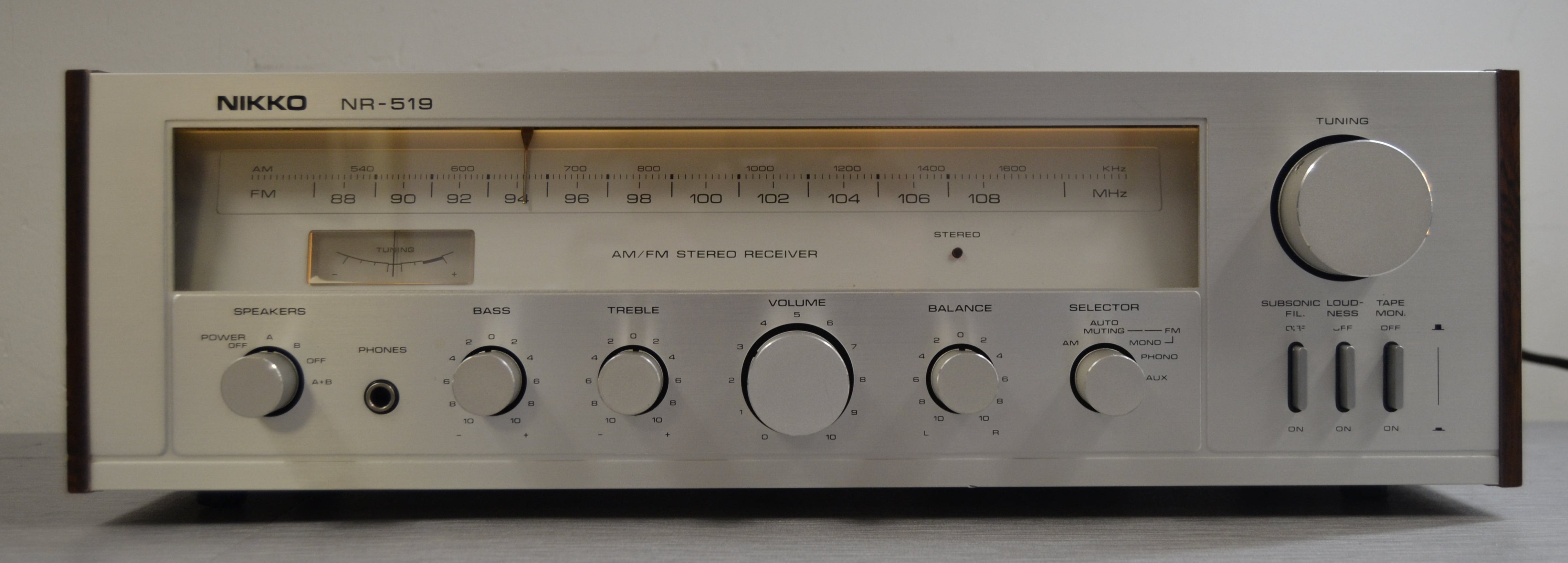Nikko NR-519 Stereo Receiver * 20W RMS * 1980 – The Turntable Store