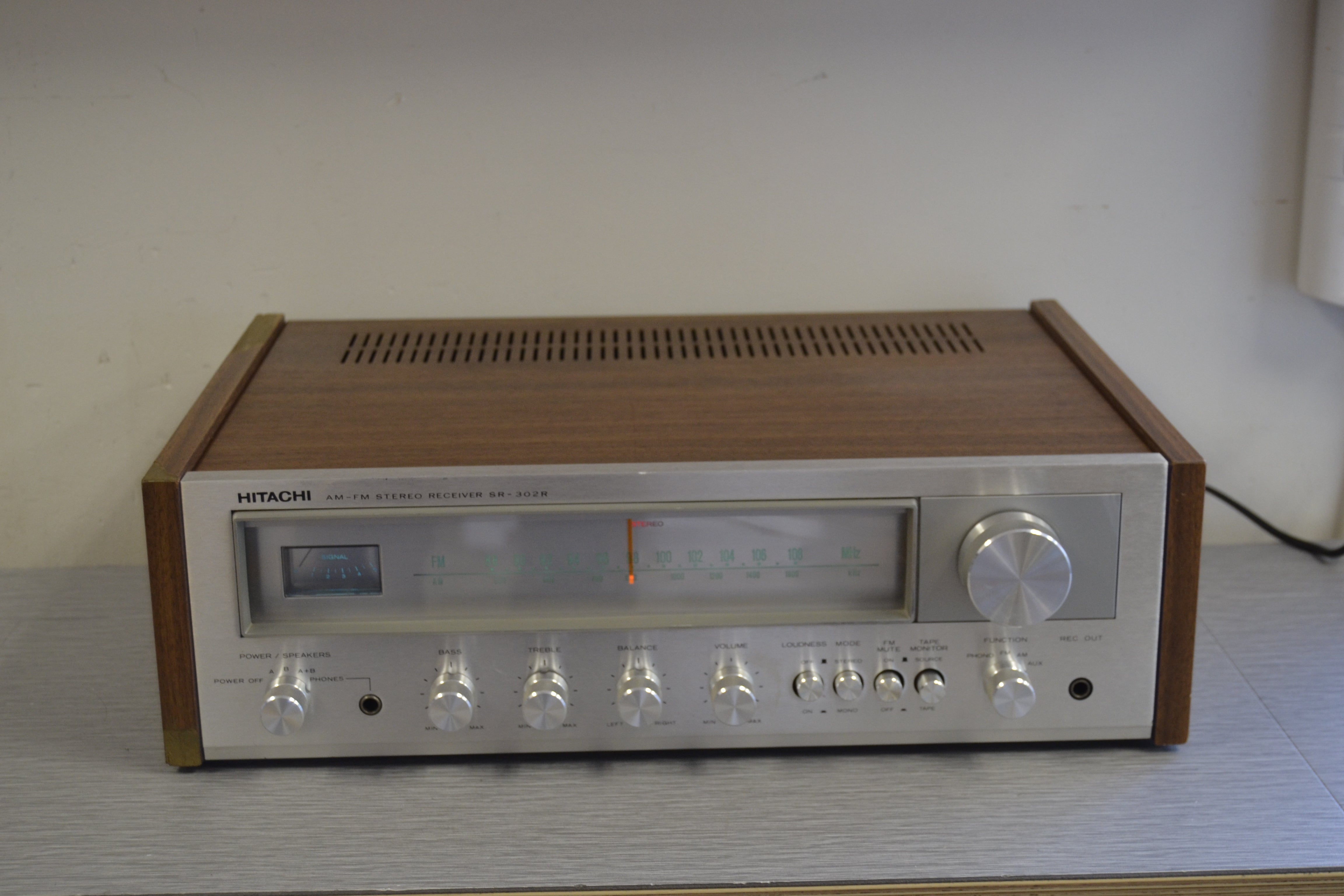 Hitachi SR-302 Stereo Receiver * 15W RMS * 1975 – The Turntable Store