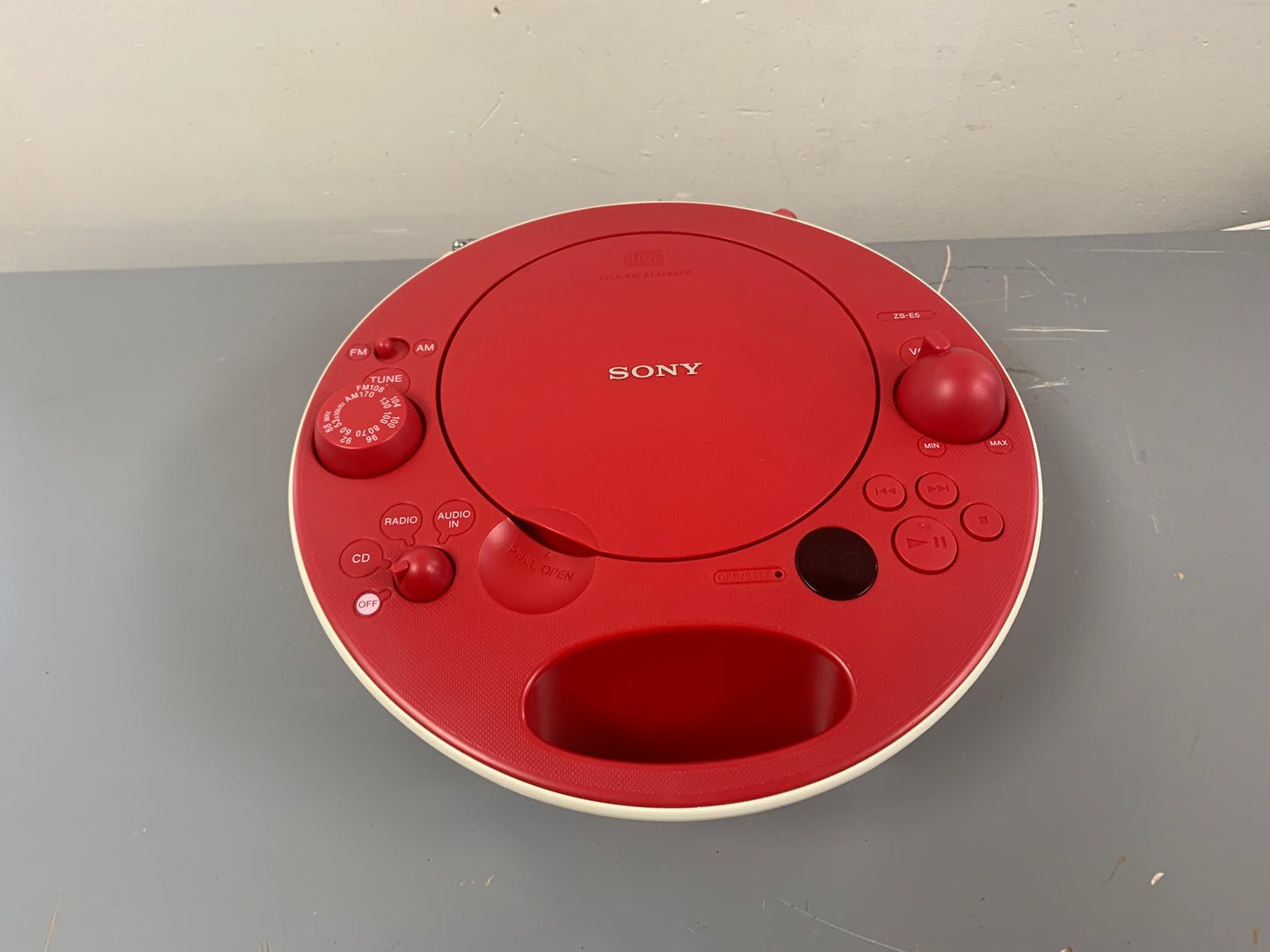 Sony ZS-E5 Portable Radio and CD Player