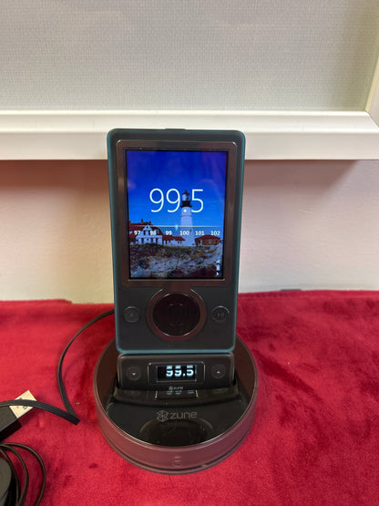 Zune MP3 Player Model 1089 30 GB w/ Radio, Dock, Remote, Charger.