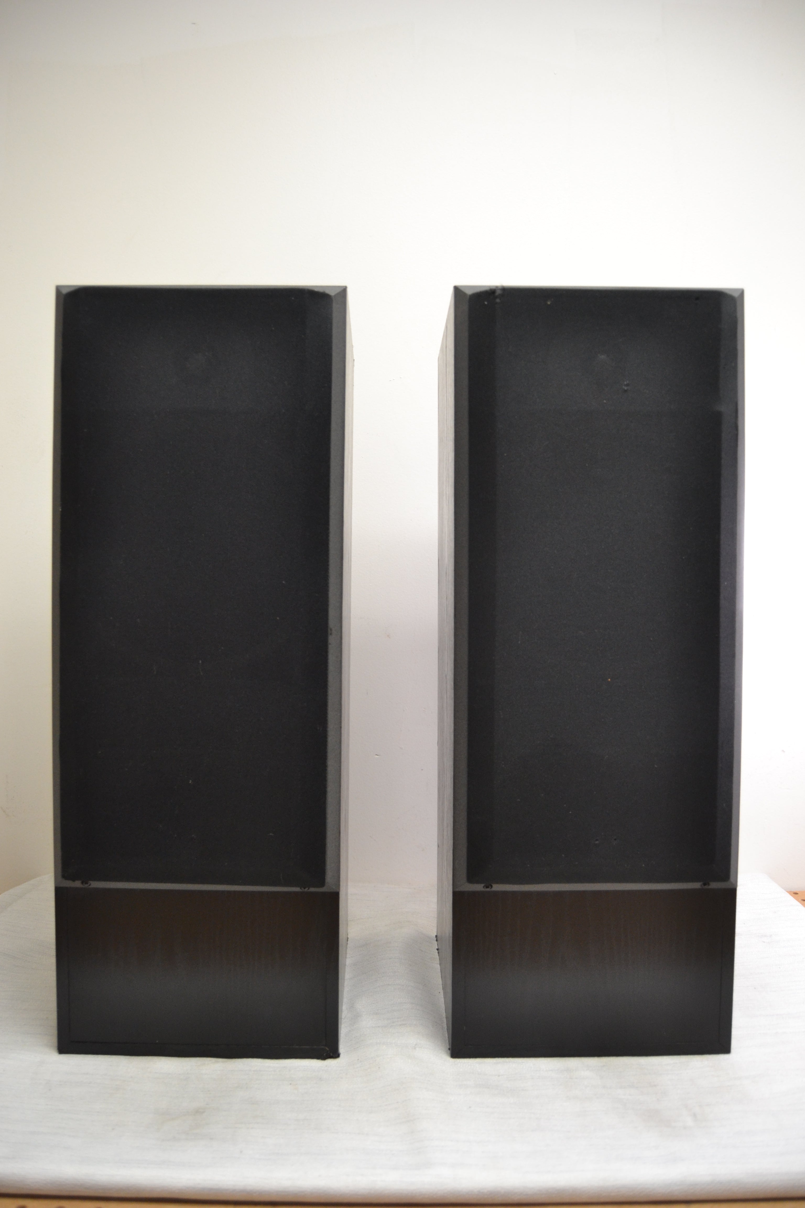 B&W DM570 Stand-mount/Bookshelf loudspeaker system * Fully Serviced