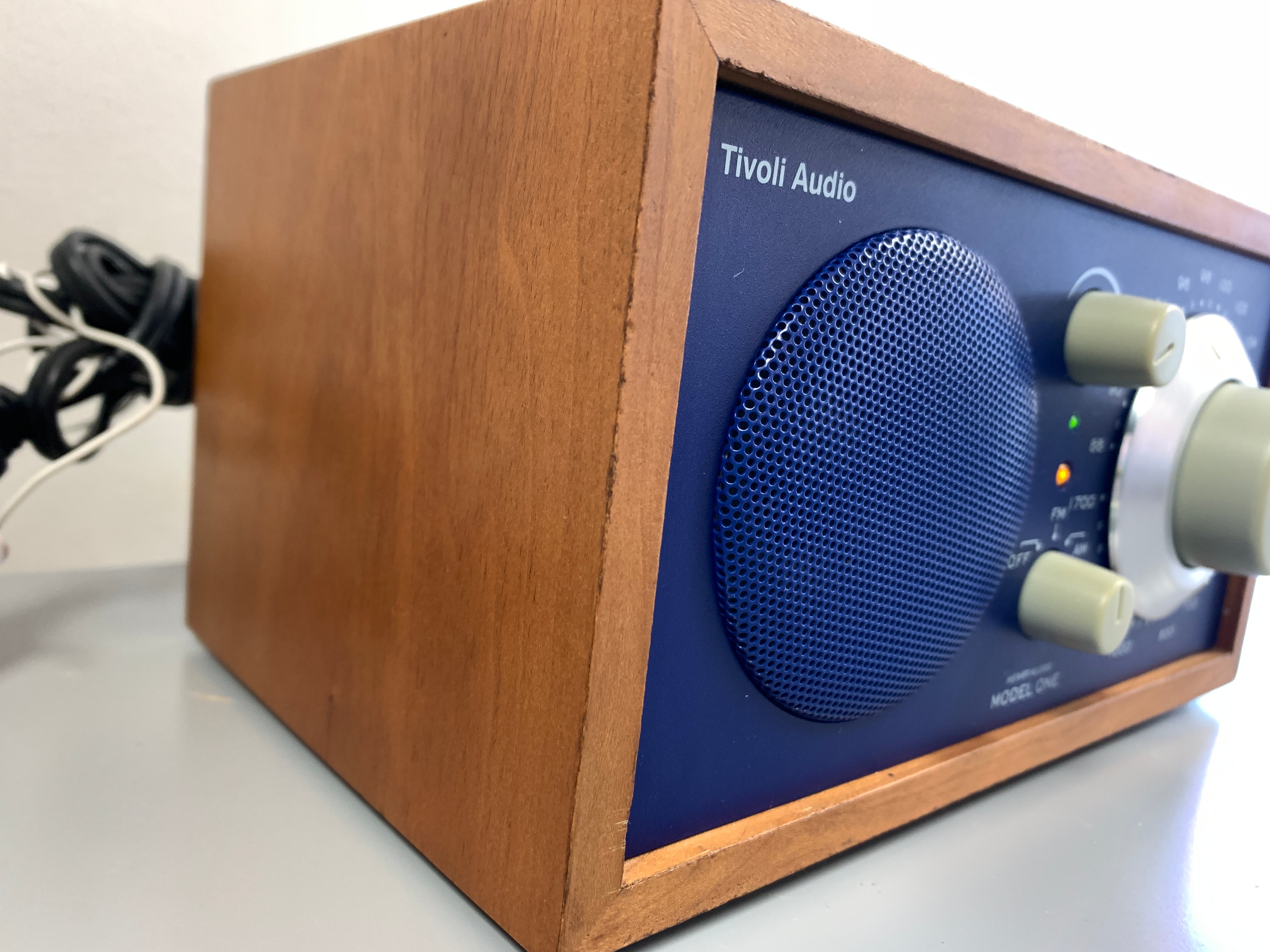 Tivoli Audio Model One AM/FM Radio – The Turntable Store