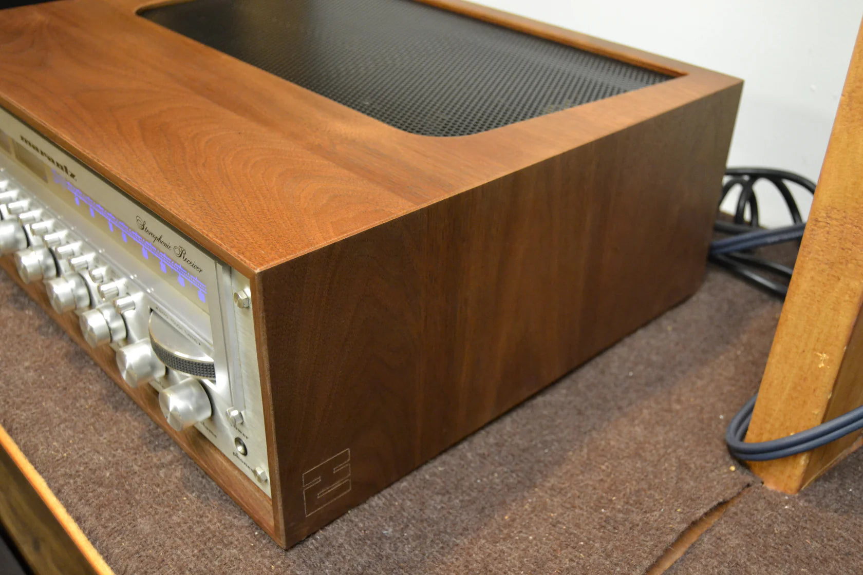 Marantz Hardwood Case WC-22 Replica. Fits almost all 22/42 Receivers and Cassette Decks