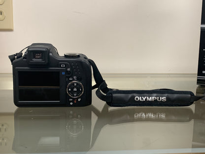 Olympus SP-59OUZ Digital Camera Bundle w/Accessories & Original Box