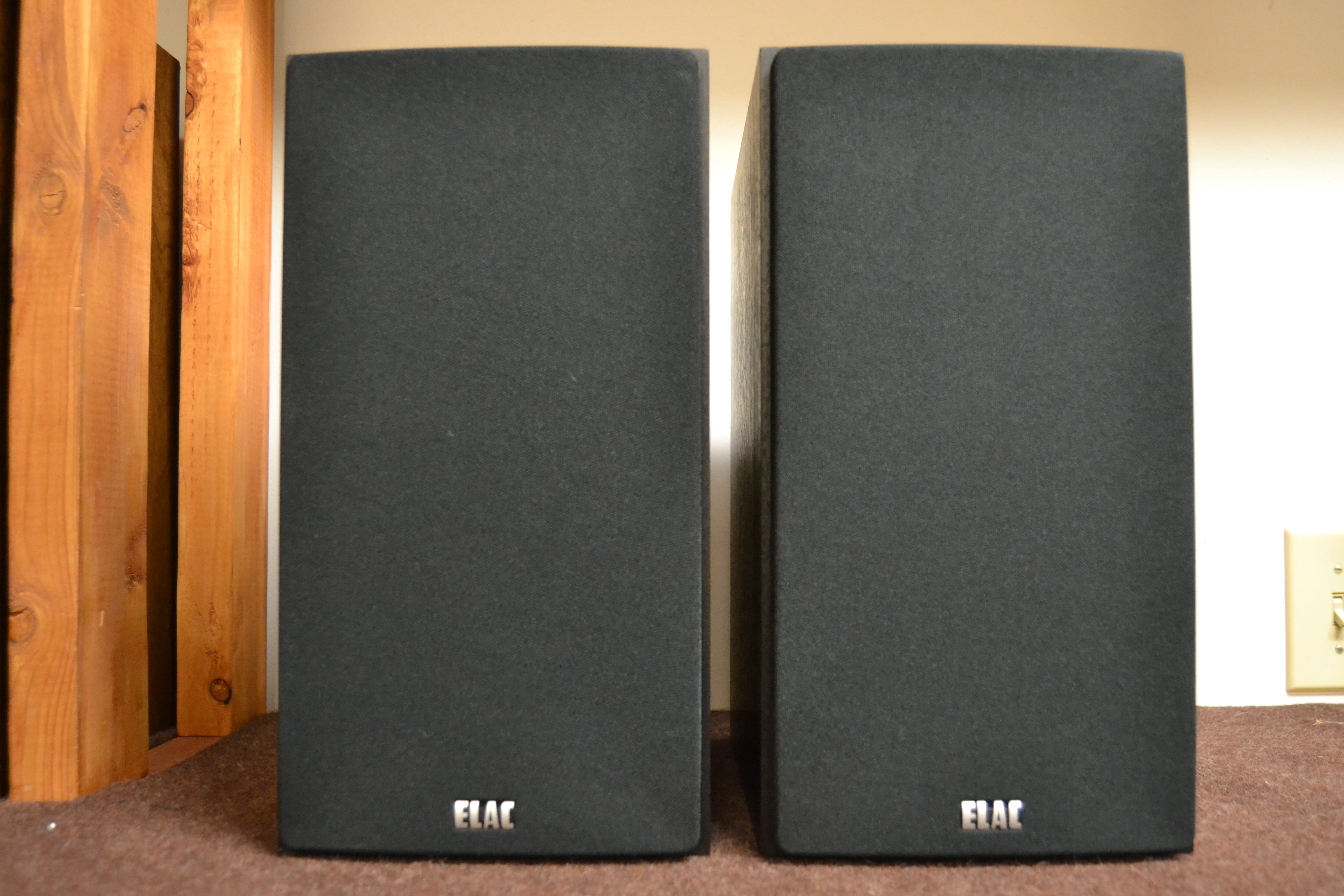 Elac Uni-Fi 2.0 Bookshelf Speakers