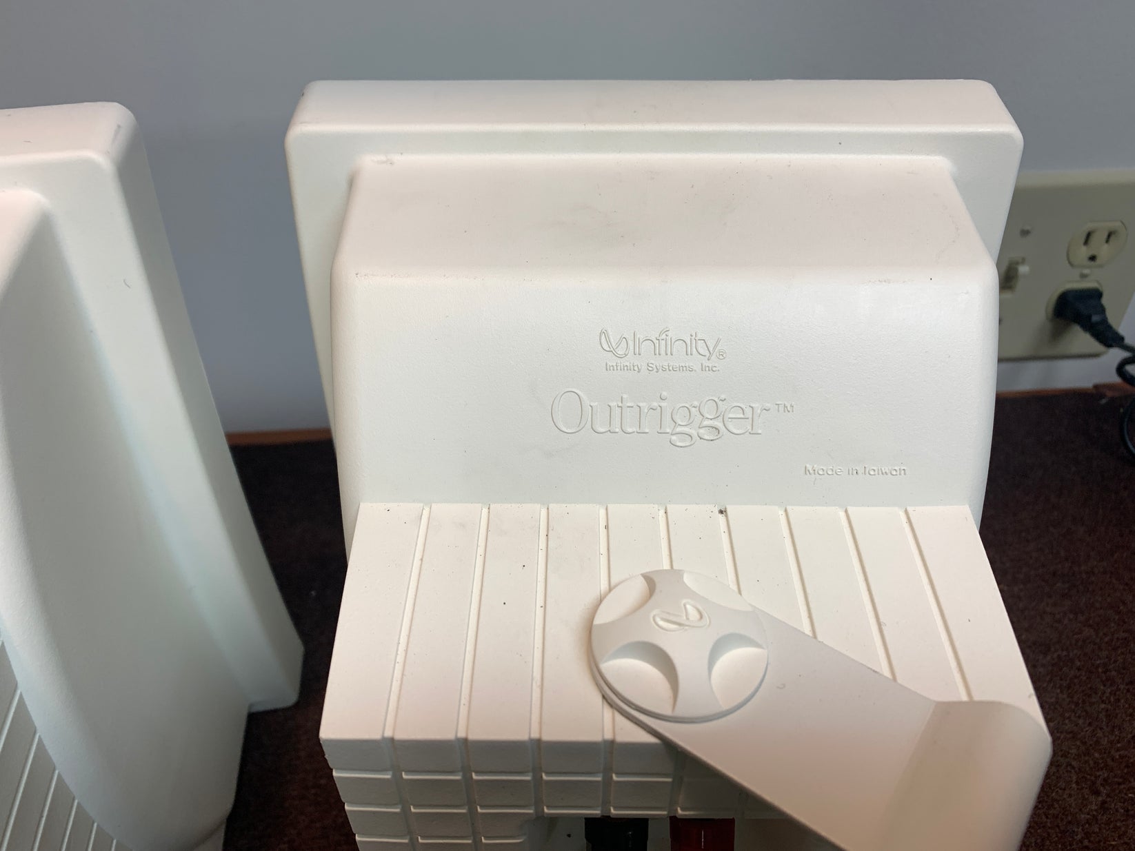 Infinity Outrigger Speakers The Turntable Store