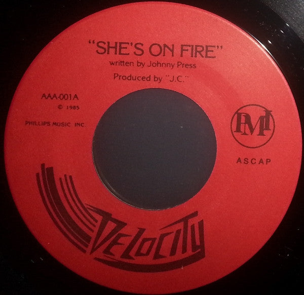 Velocity (11) : She's On Fire (7", Single)