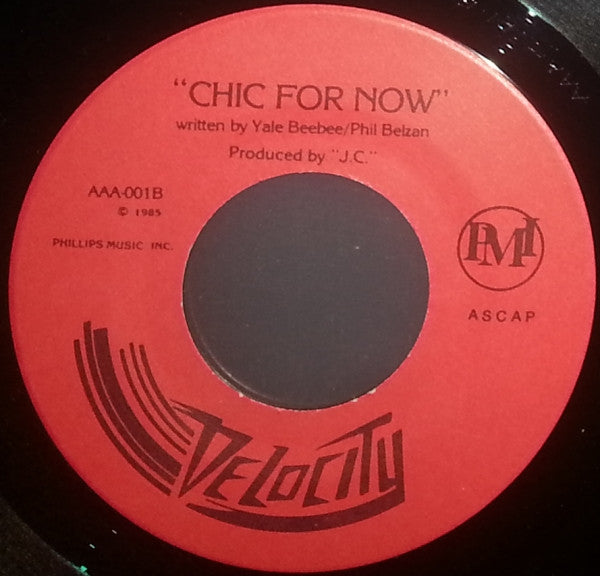 Velocity (11) : She's On Fire (7", Single)