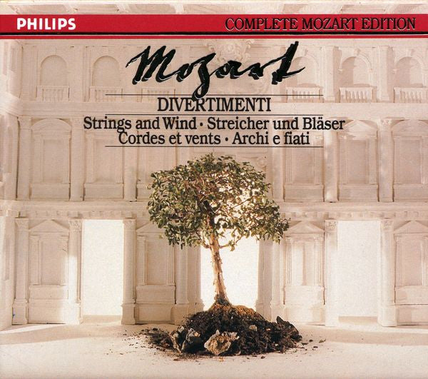 Wolfgang Amadeus Mozart : Divertimenti (Strings And Wind) (5xCD + Box, Comp, Sli)
