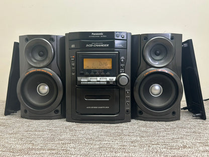Panasonic SA-PM12 CD Stereo System * 5 Disc Changer * Radio * Cassette * Speakers