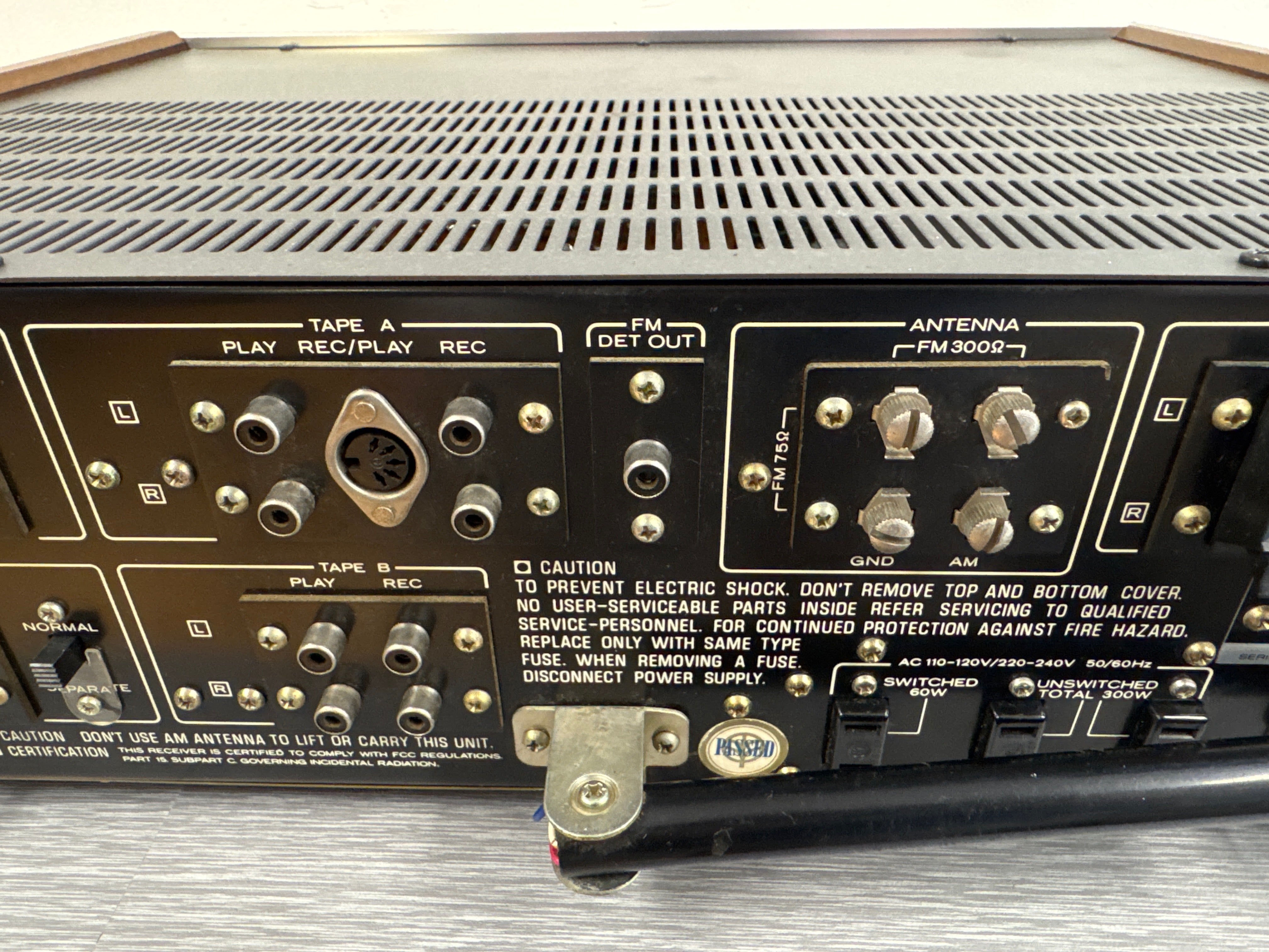 Kenwood KR6020 ( AKA KR6400 ) Stereo Receiver * 45W RMS – The