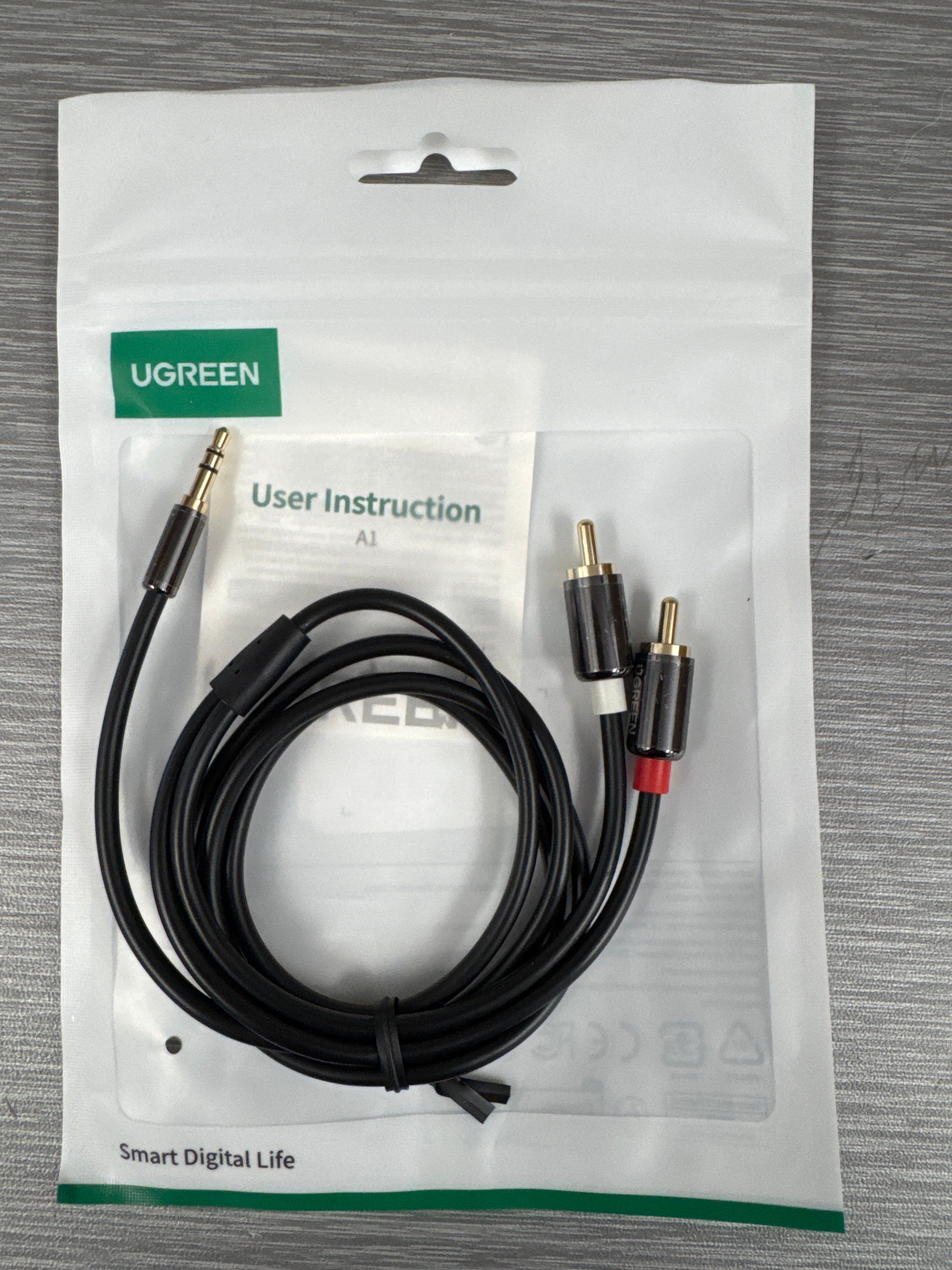 UGREEN 3.5mm Male to 2 RCA Male * 1 Meter