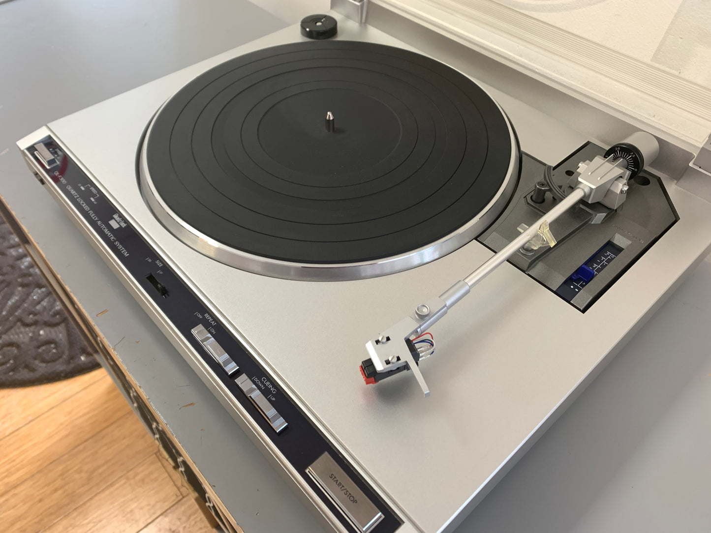 JVC QL-F300 Fully Automatic Turntable