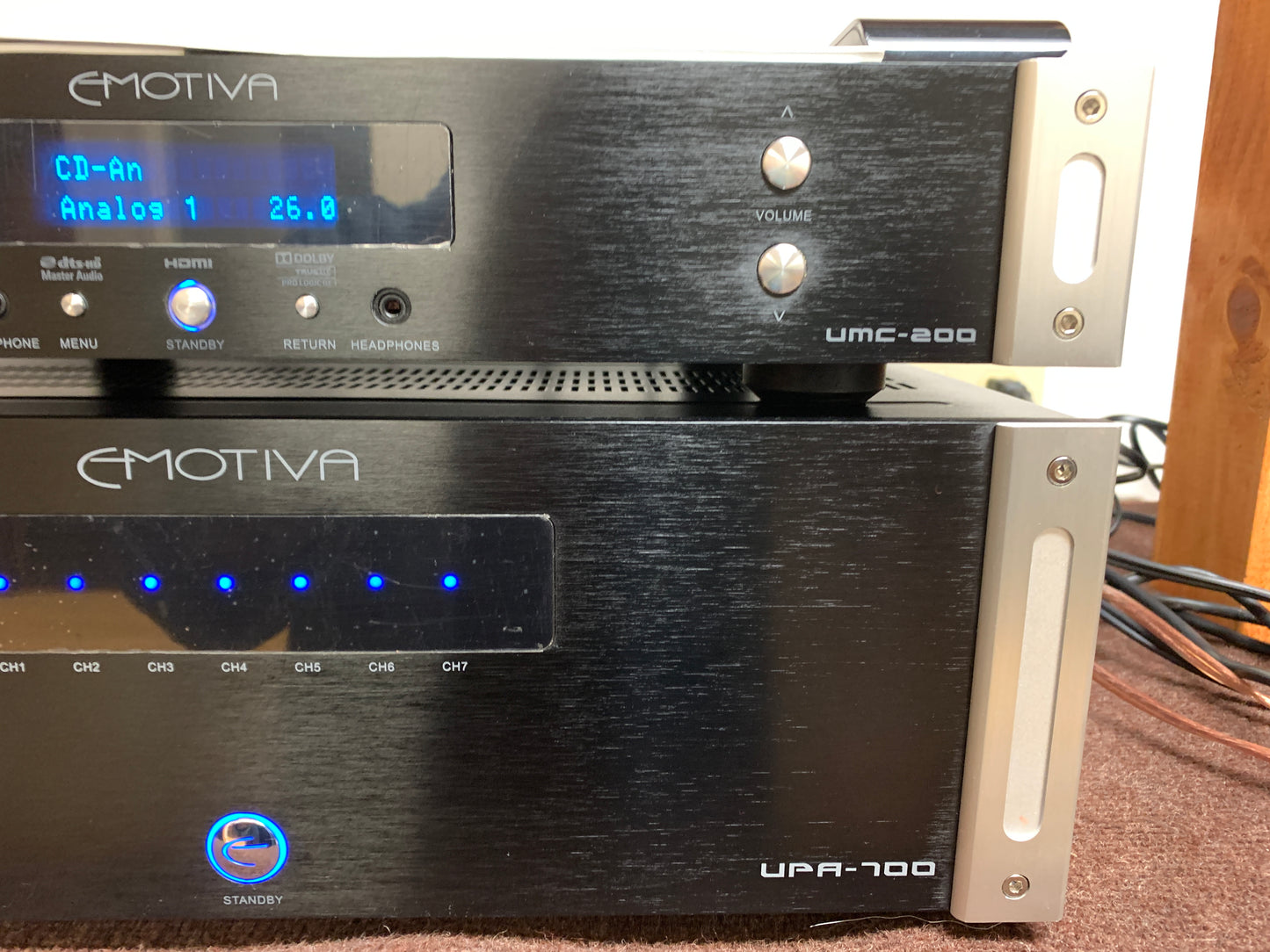 Emotiva UPA-700 Power Amplifier / UMC-200 Preamplifier * box * manual * remote