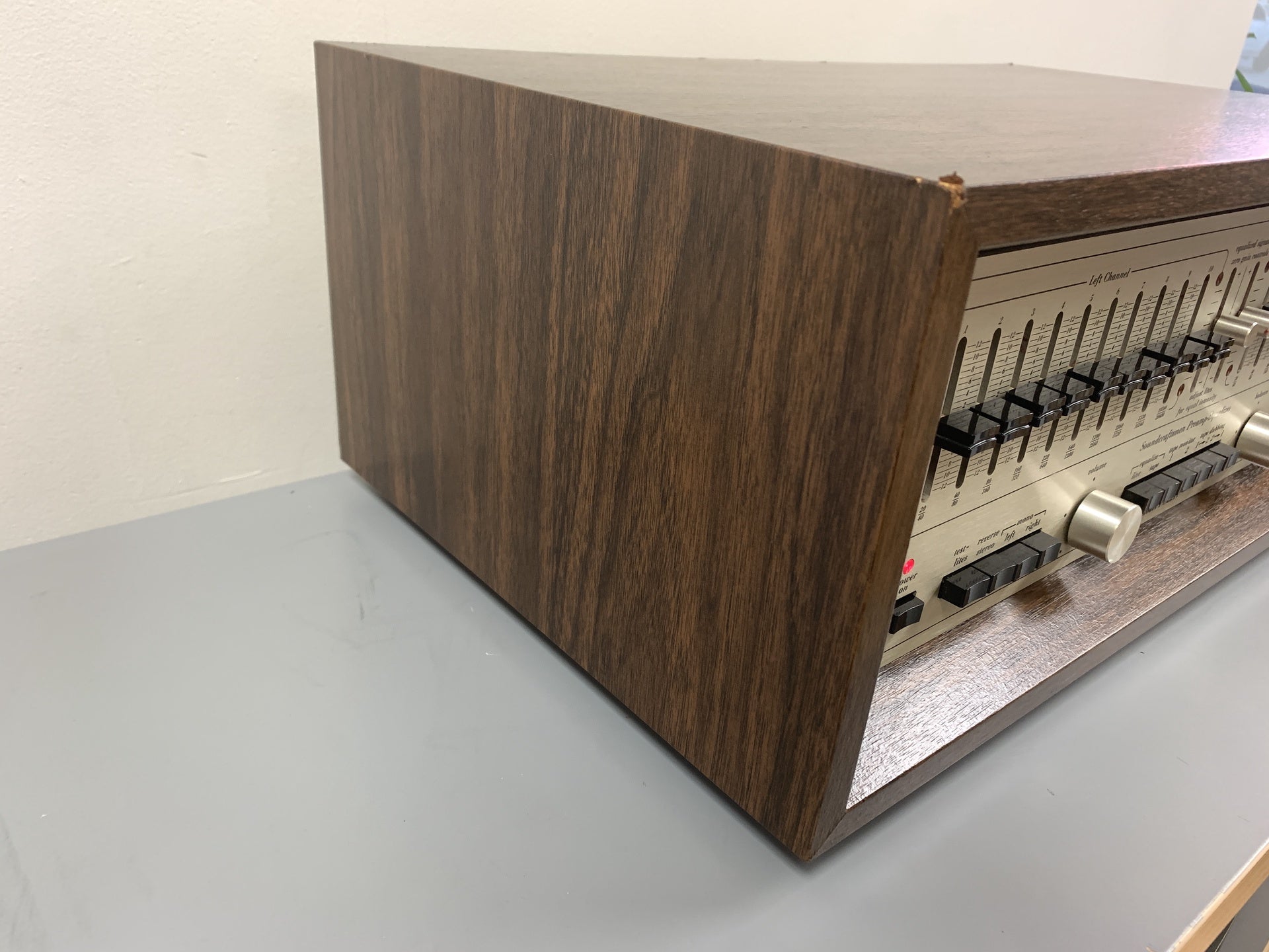 Soundcraftsmen Preamp-Equalizer Model PE2217 – The Turntable Soundcraftsmen Preamp-Equalizer Model PE2217 – The Turntable