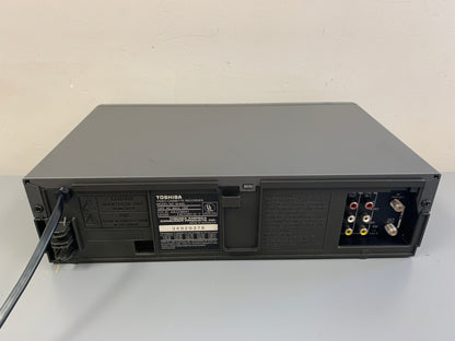 Toshiba M-645 VHS Player