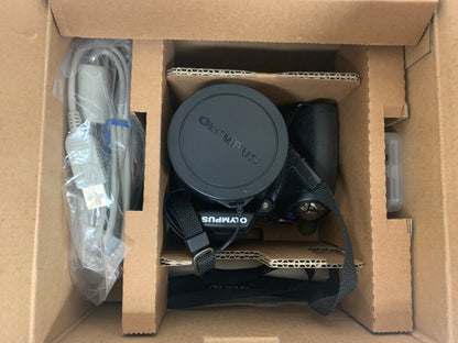 Olympus SP-59OUZ Digital Camera Bundle w/Accessories & Original Box