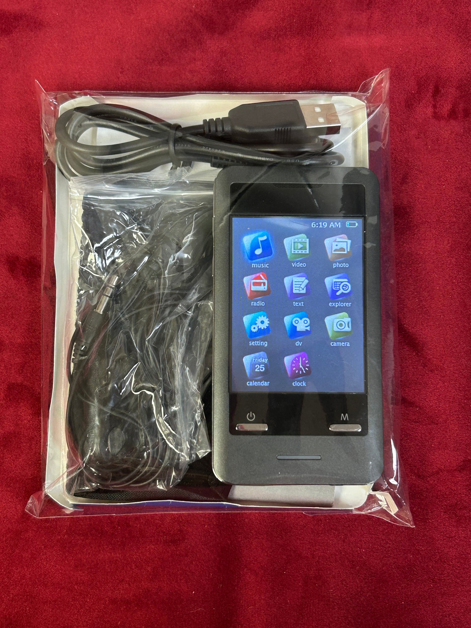 Colby MP828 8GB MP3 Player w/ Instructions, Headphones, Charging