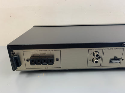 Yamaha T-32 AM/FM Stereo Tuner