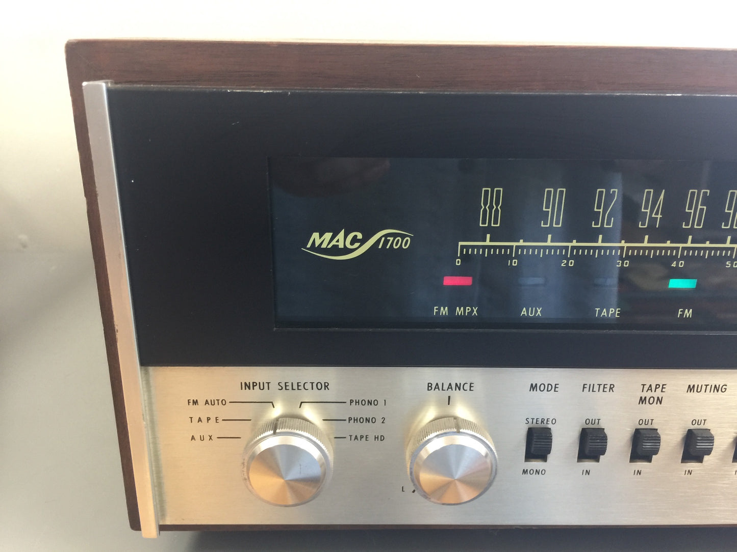 McIntosh MAC1700 Stereo Receiver * OEM Wood Case * 40W RMS * Tube Tuner * 1971