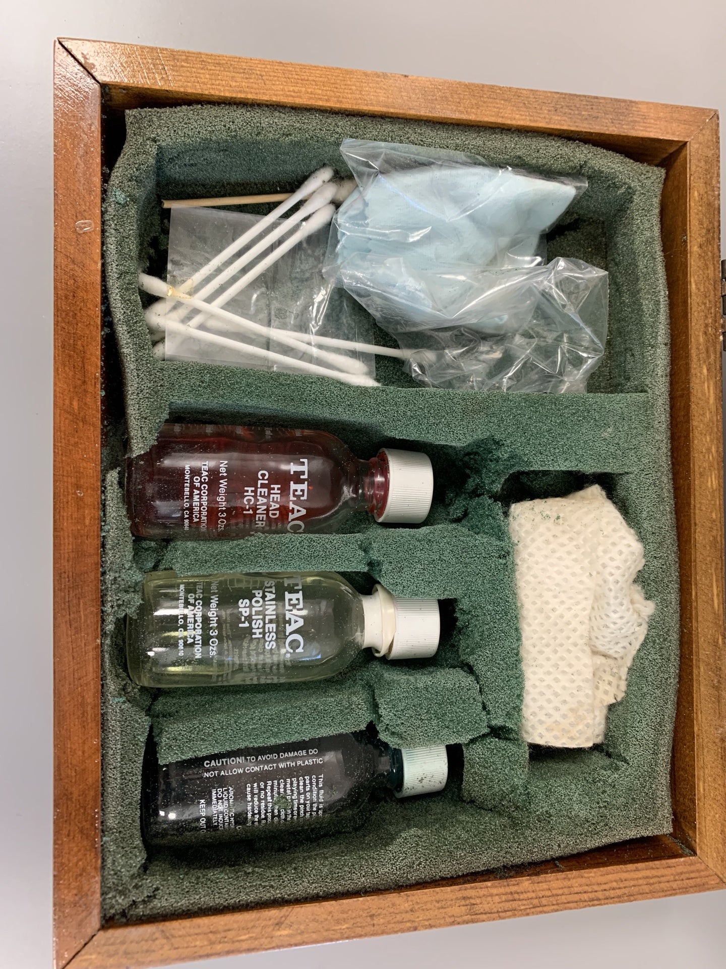 Teac Head Cleaner kit w/wooden box
