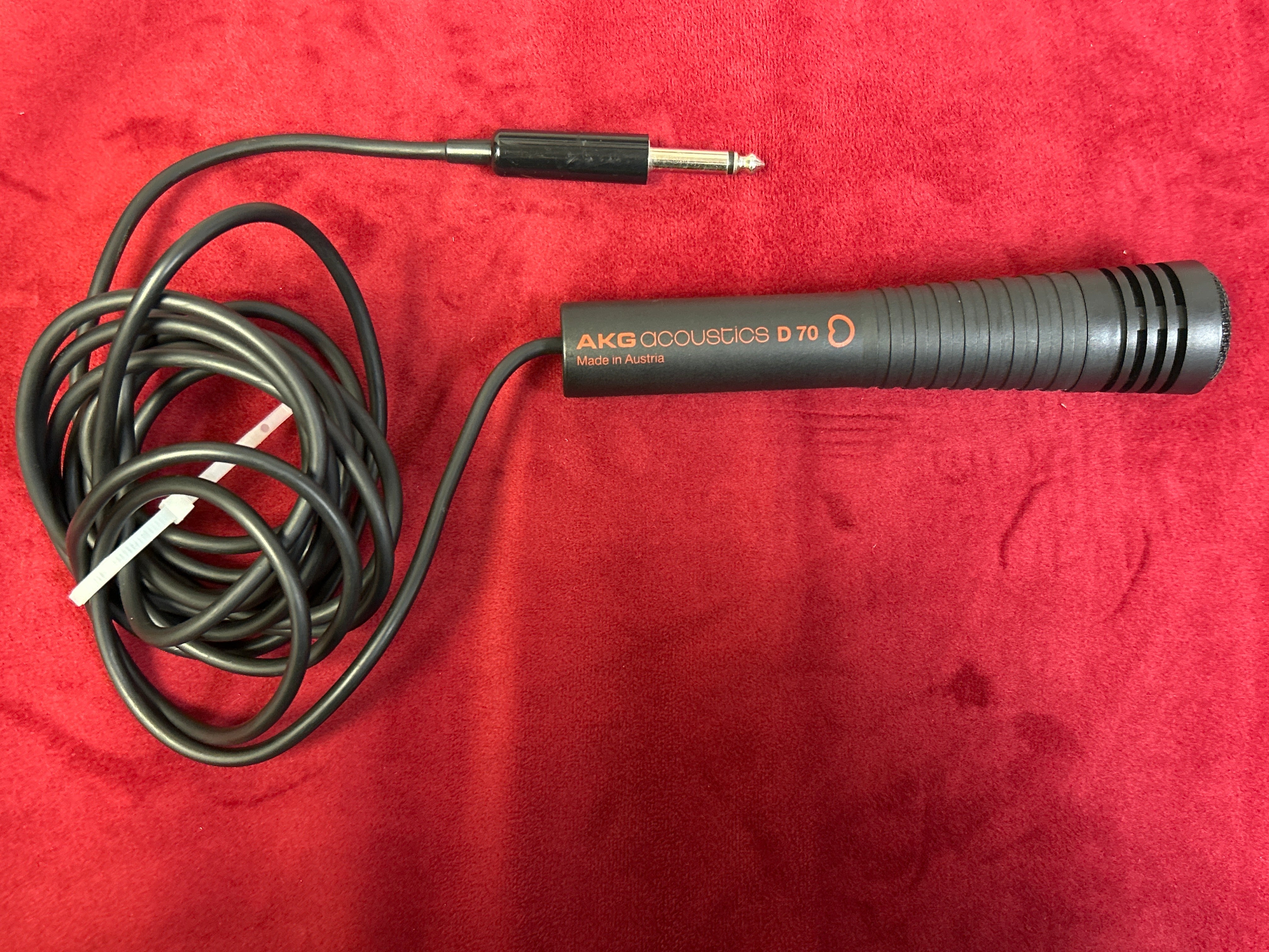 AKG Acoustics D70 Dynamic Cardioid Microphone