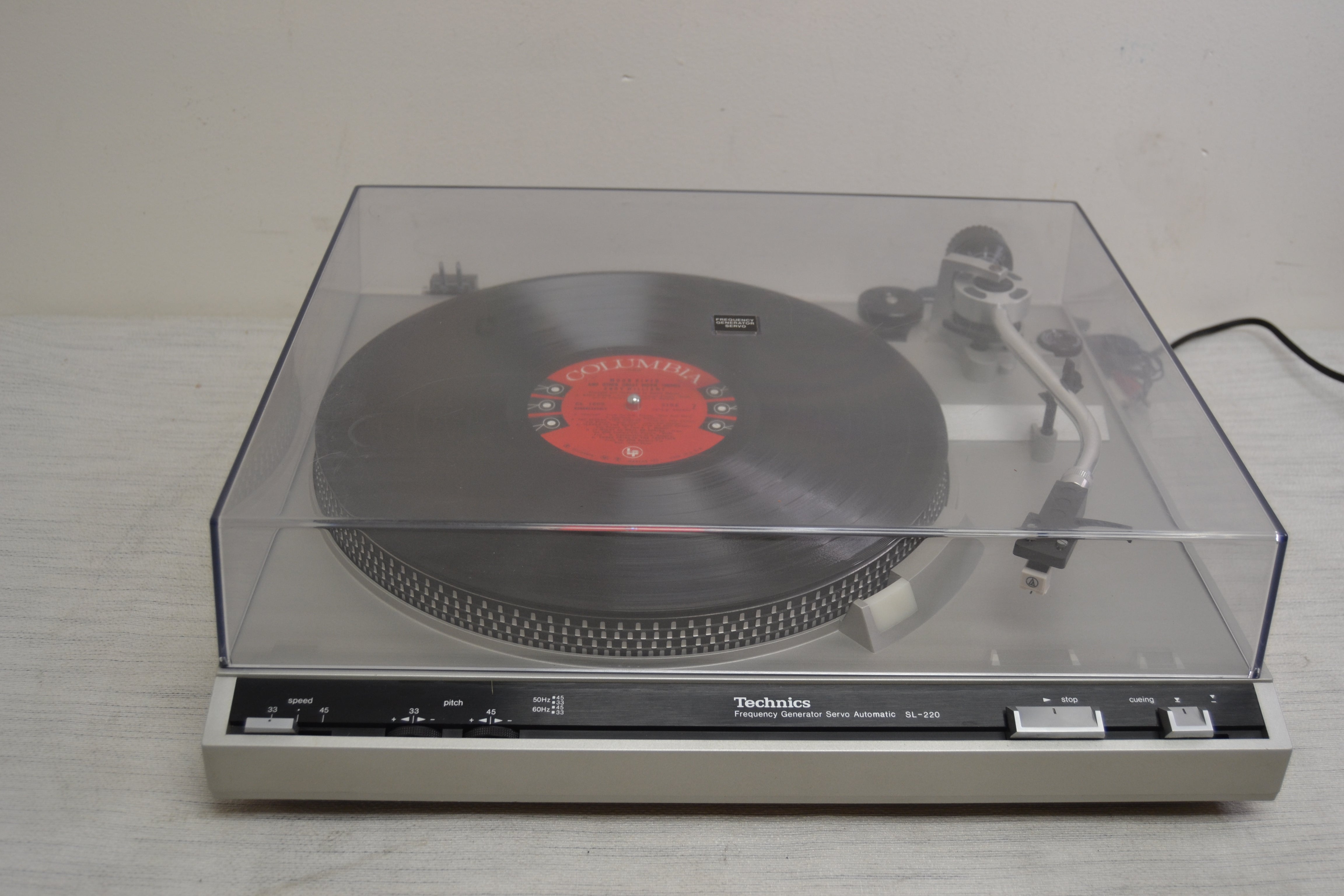 Technics SL-220 Auto Return Turntable * Fully Serviced * NEW AT3600 Cartridge