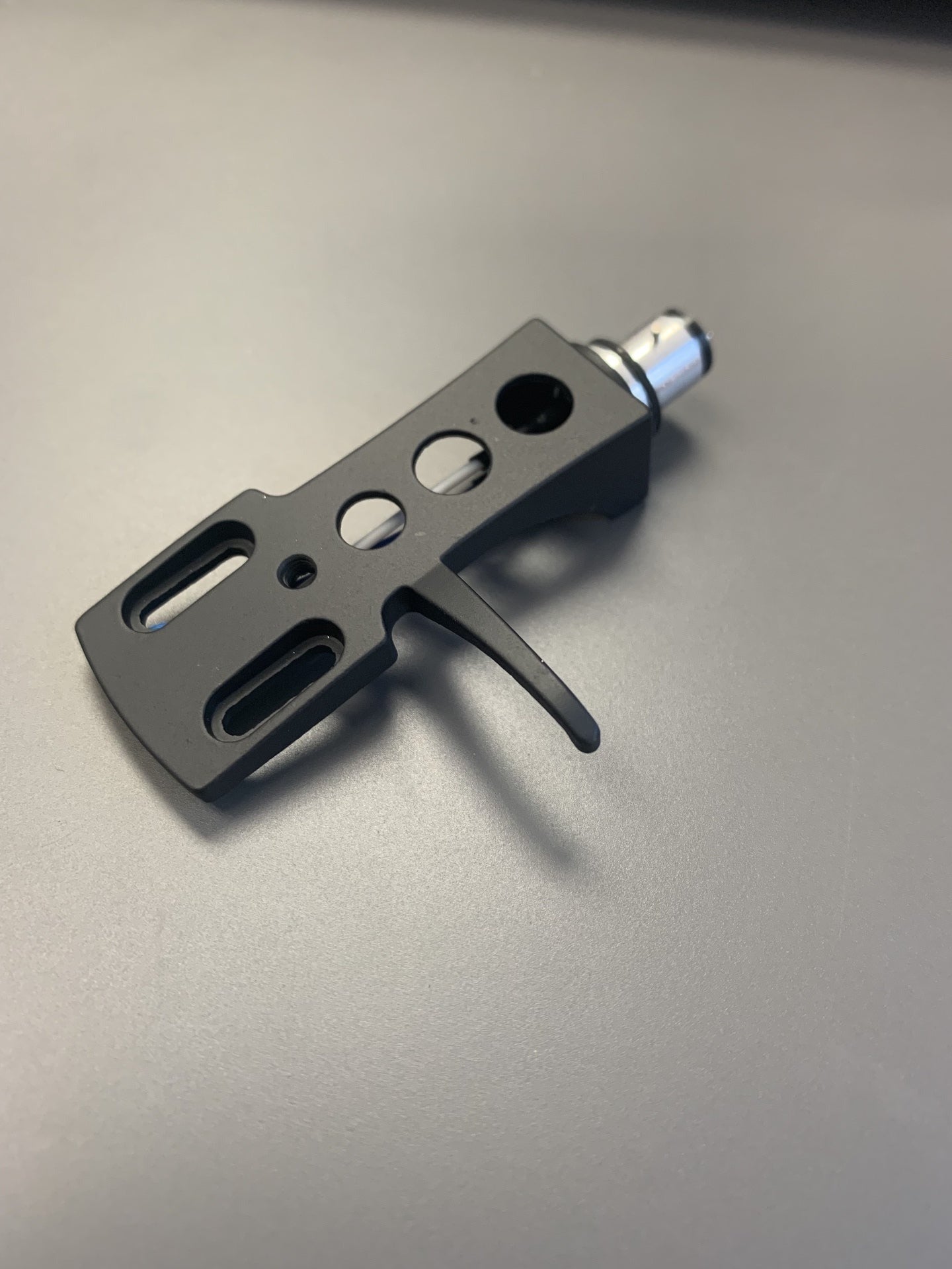 Headshell for 1/2" mounted magnetic cartridges (Black)