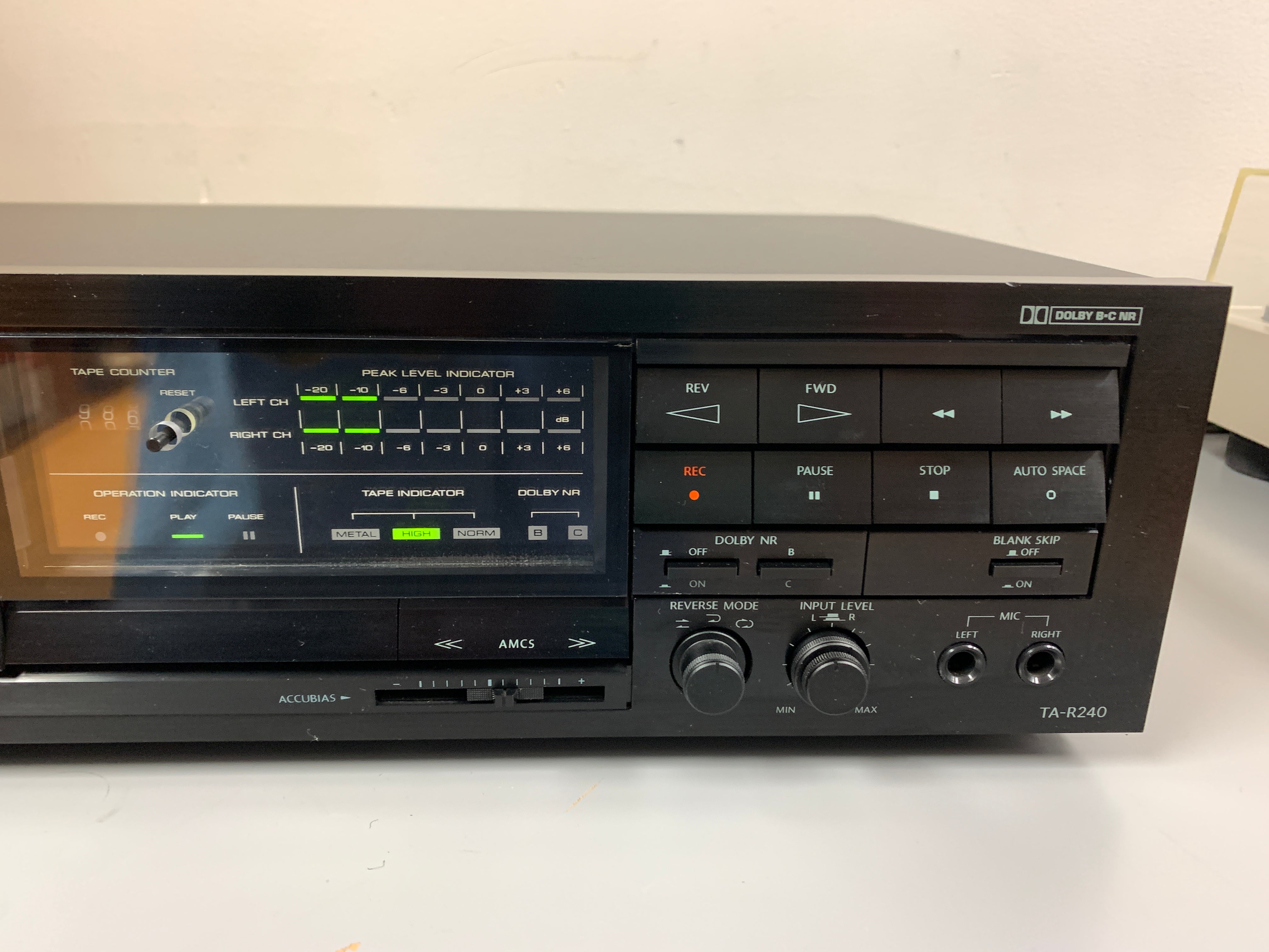 Onkyo TA-R240 Cassette Deck – The Turntable Store