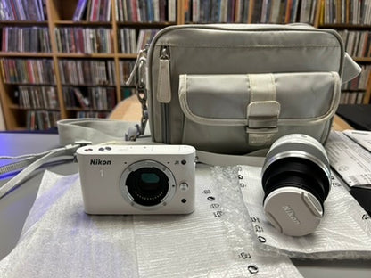 Nikon 1 J1 White Camera w/ 1 Nikkor 30-110 Lens *SEE PHOTOS FOR ACCESSORIES