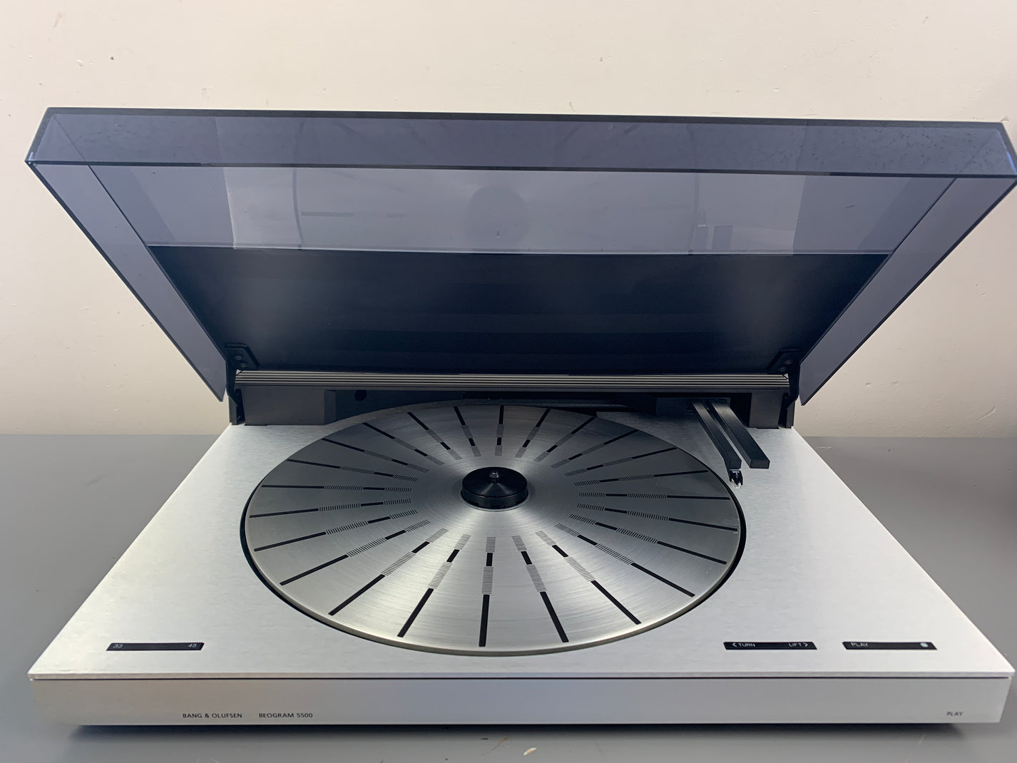 Bang & Olufsen BeoGram CD 5500 Révisé/Revidiert (Gebraucht) in Bang & Olufsen BeoGram CD 5500 Révisé/Revidiert (Gebraucht) in