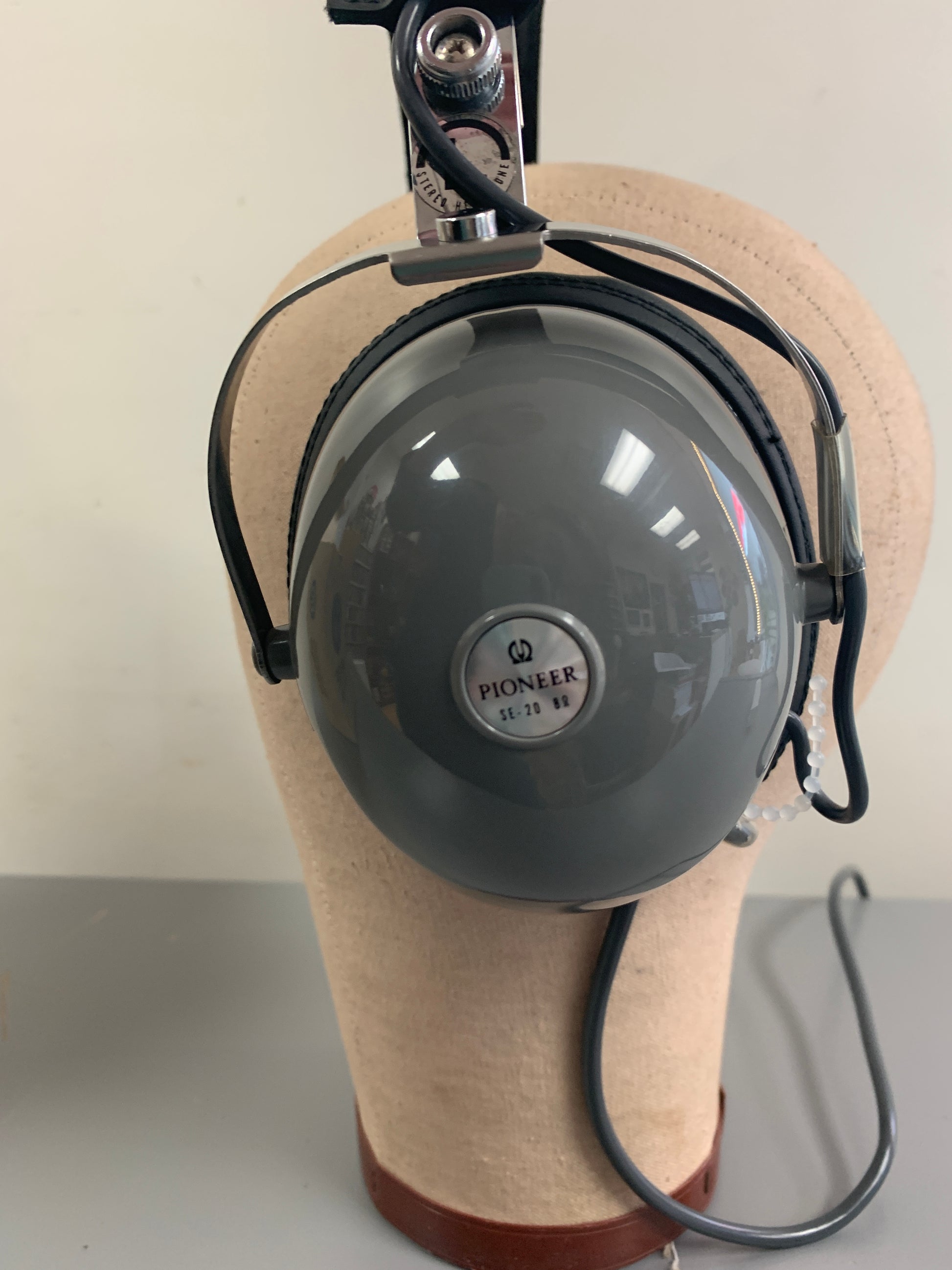 Pioneer SE-20 Stereo Headphones – The Turntable Store