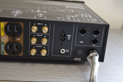 Monster Power HTS3600 Power Center