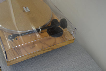 Pro-Ject 1 Expression Carbon Classic Olive Turntable * BOX * New Audio Technica Cartridge