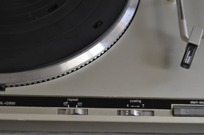 Technics SL-Q300 Turntable