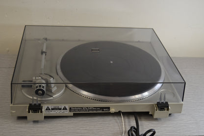 Technics SL-Q300 Turntable