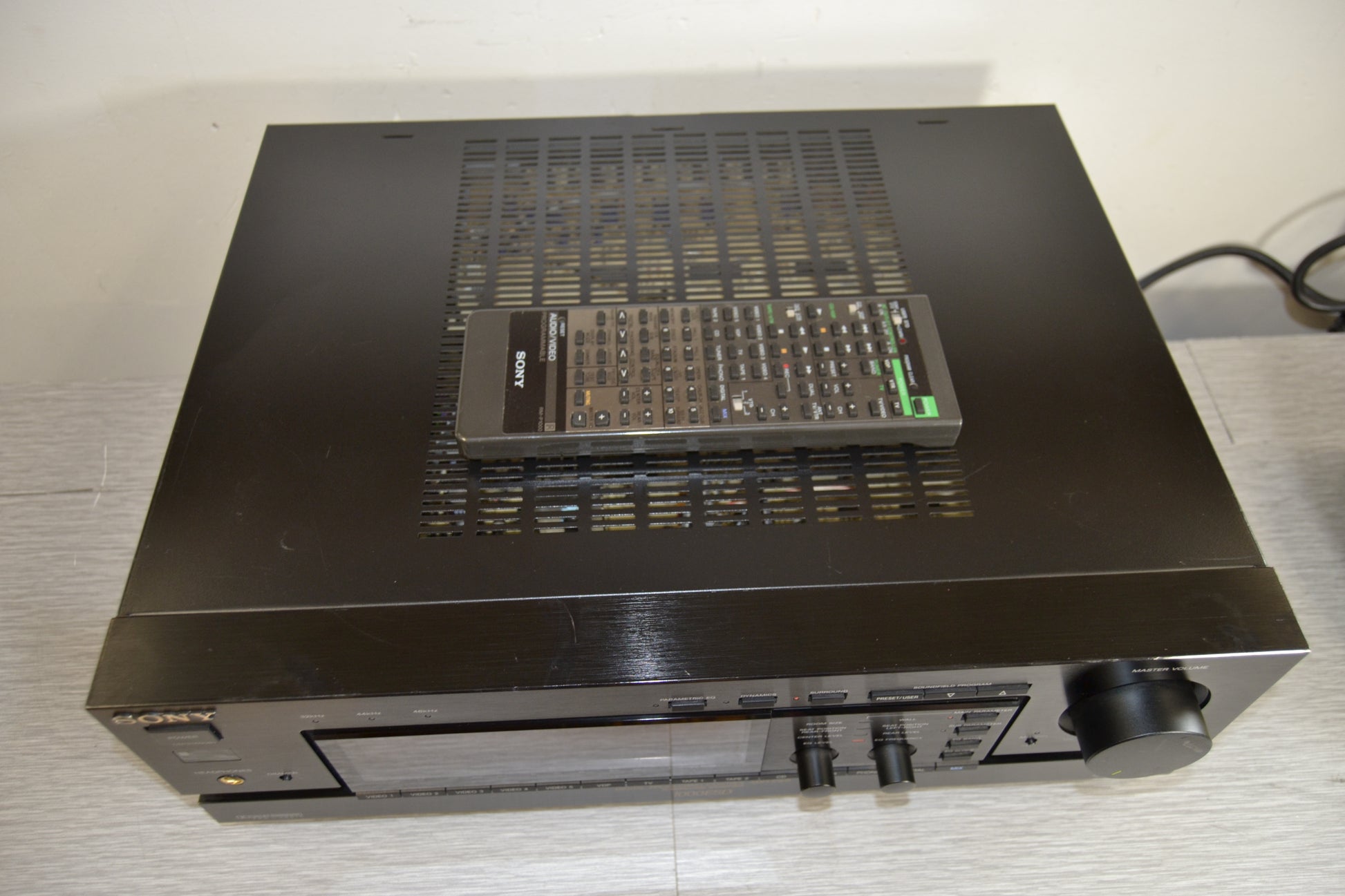 Sony TA-E1000ESD ES Digital Processing Control Amplifier. Tested, Issues - Video Sony TA-E1000ESD ES Digital Processing Control Amplifier. Tested, Issues - Video