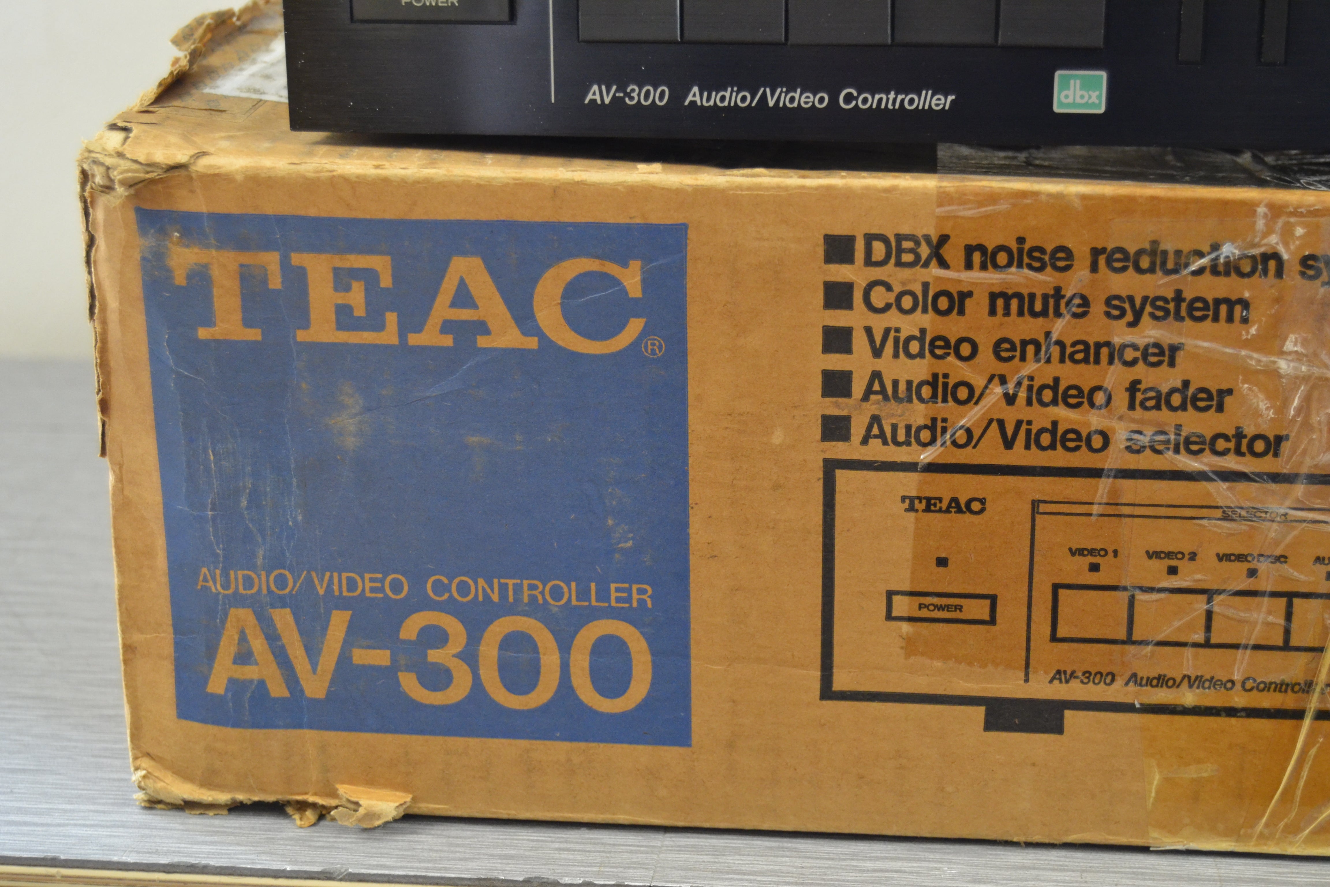 Teac AV-300 Audio-Video Controller – The Turntable Store