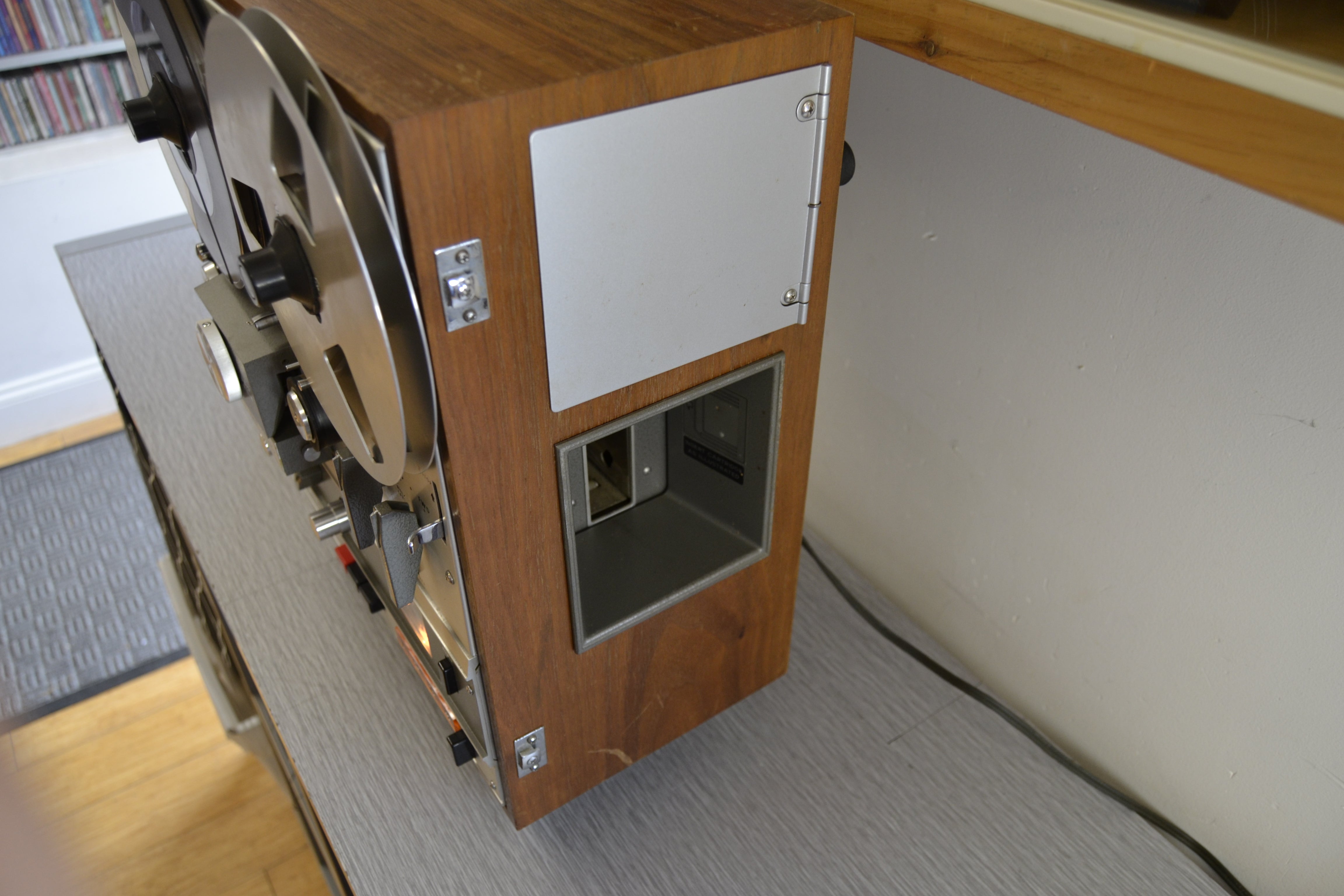 Akai X1800SD Reel to Reel/8 Track Tape Recorder (1970) – The