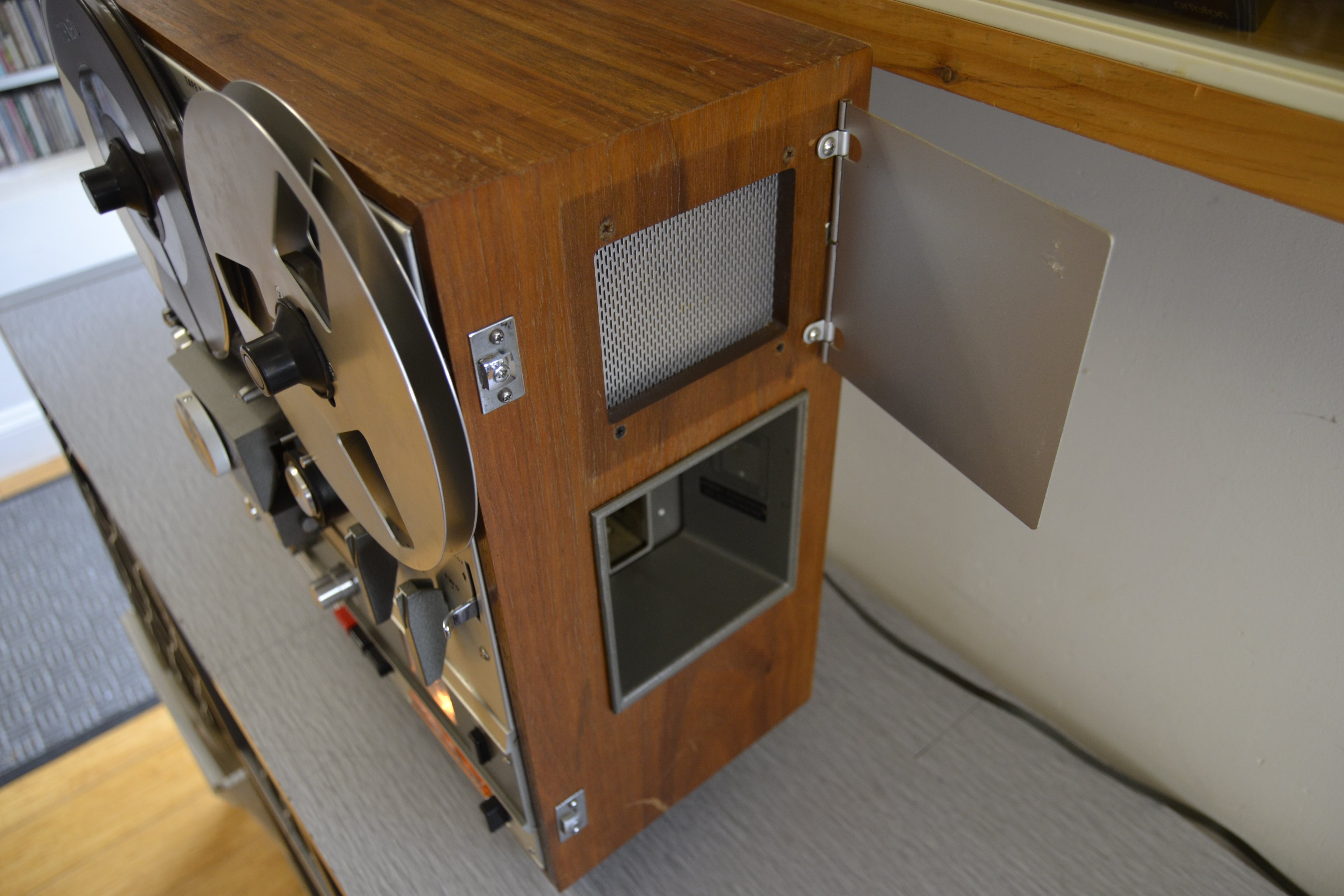 Akai X1800SD Reel to Reel/8 Track Tape Recorder (1970) – The