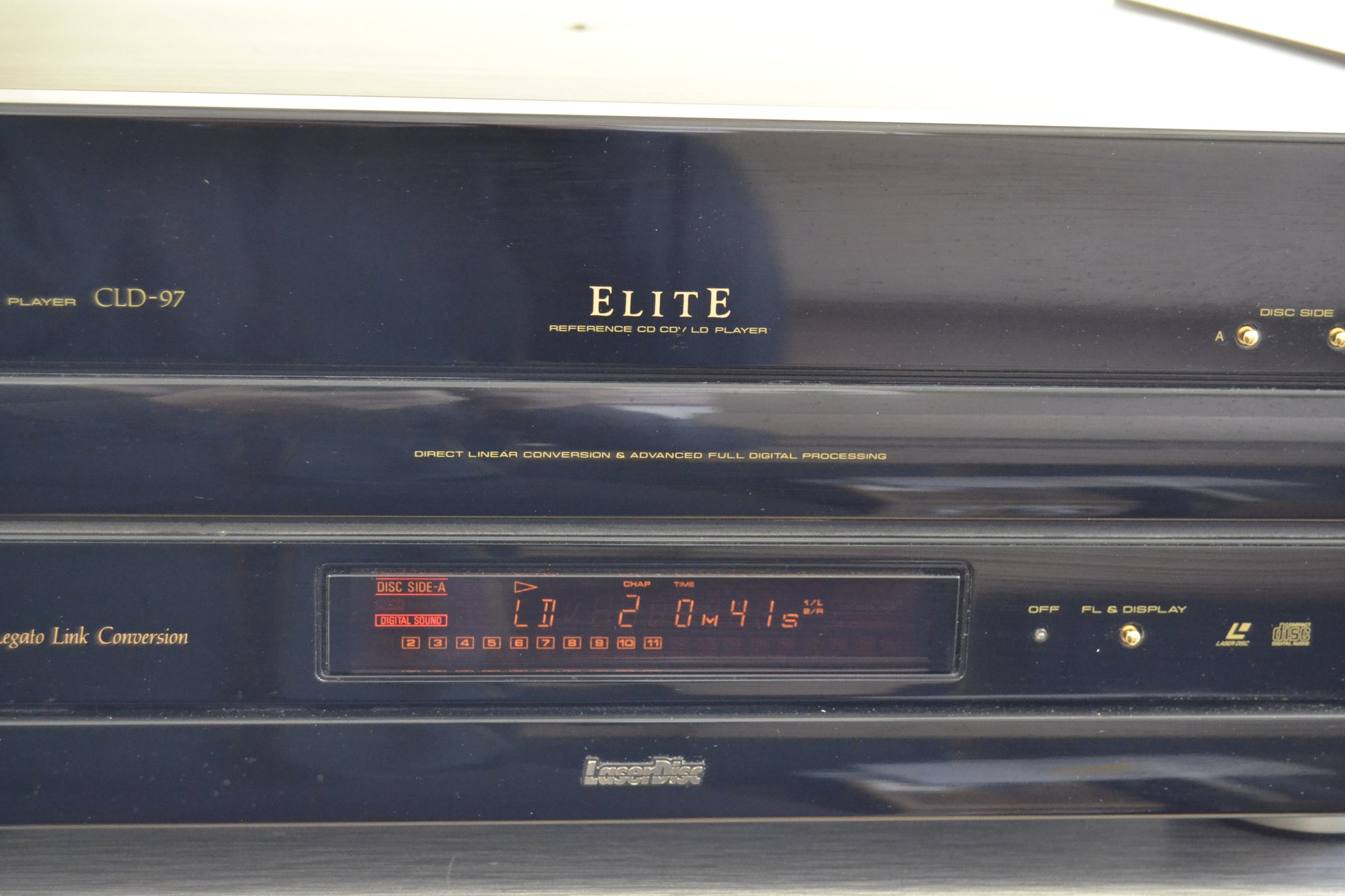 pioneer elite ld-s2 plus 200 laserdisc ultra rare Photo #4820343 - US pioneer elite ld-s2 plus 200 laserdisc ultra rare Photo #4820343 - US