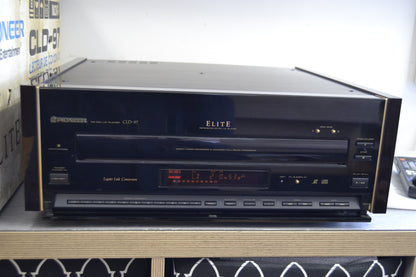 Pioneer ELITE CLD-97  Laserdisc Player * Remote * Manual * Box