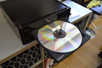 Pioneer ELITE CLD-97  Laserdisc Player * Remote * Manual * Box