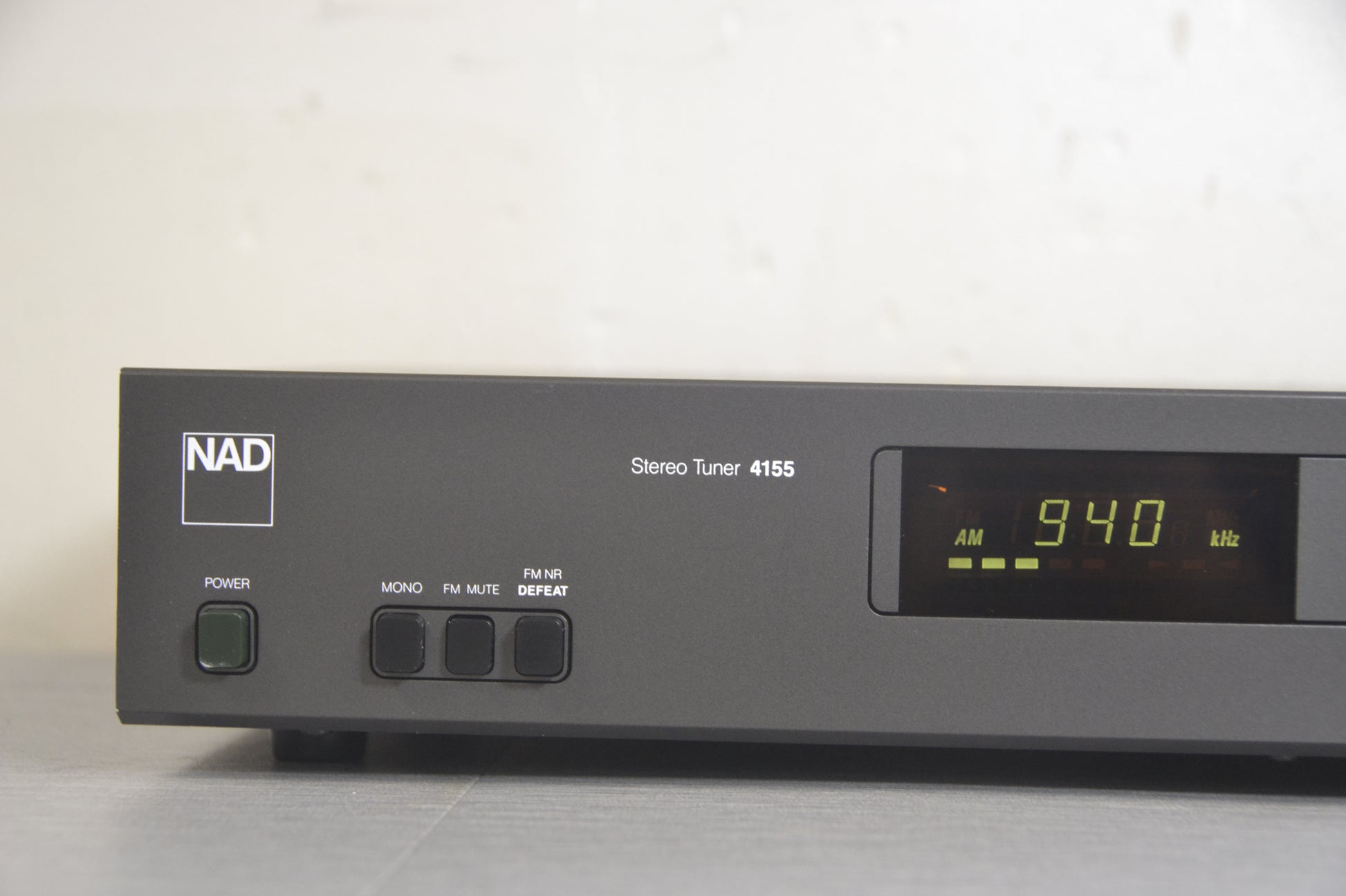 NAD 4225 Stereo Tuner TESTED AM/FM 8 Presets Blend High-End NAD 4225 Stereo Tuner TESTED AM/FM 8 Presets Blend High-End