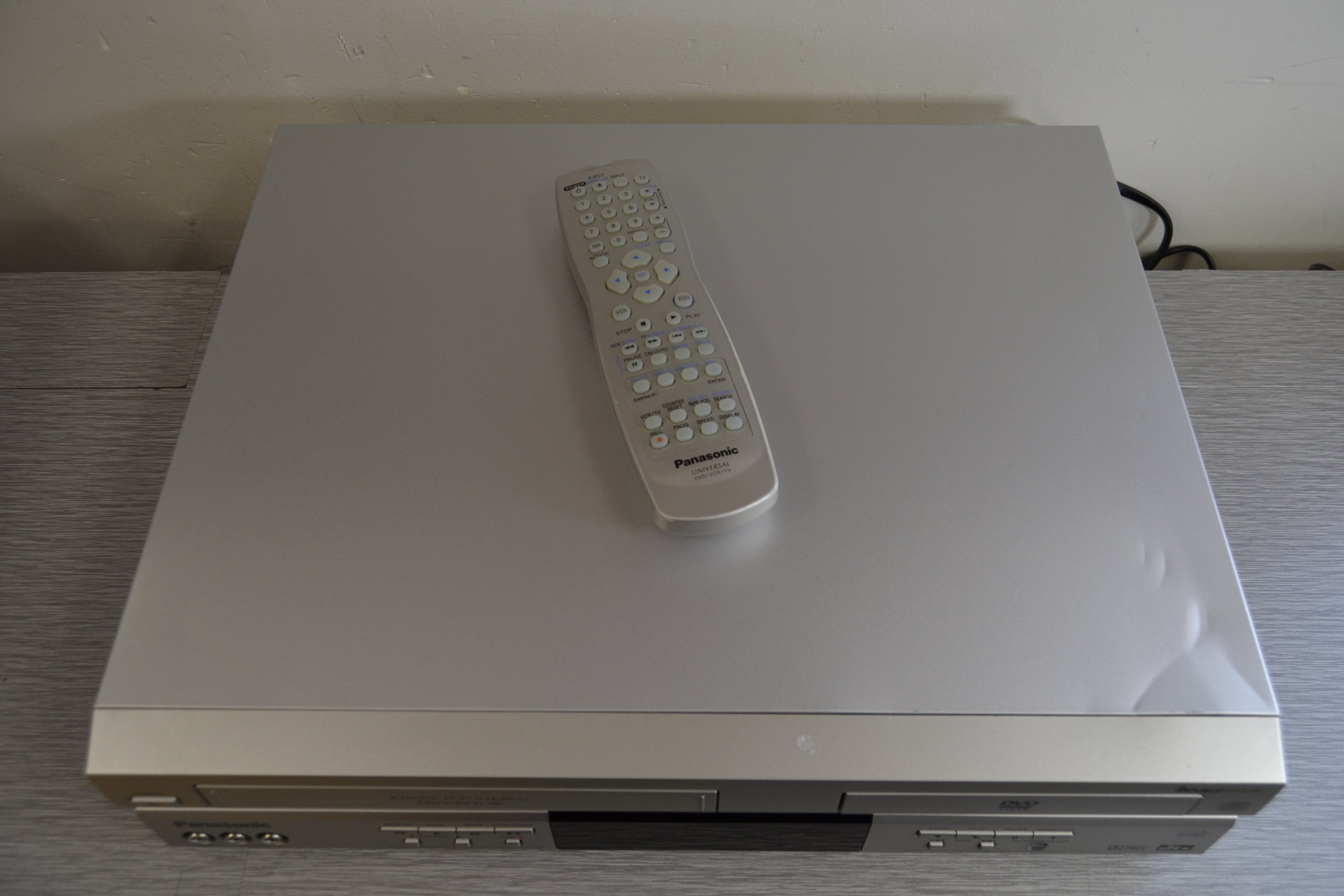 Panasonic PV-D4743S VHS/DVD Combo Player * Remote Control – The