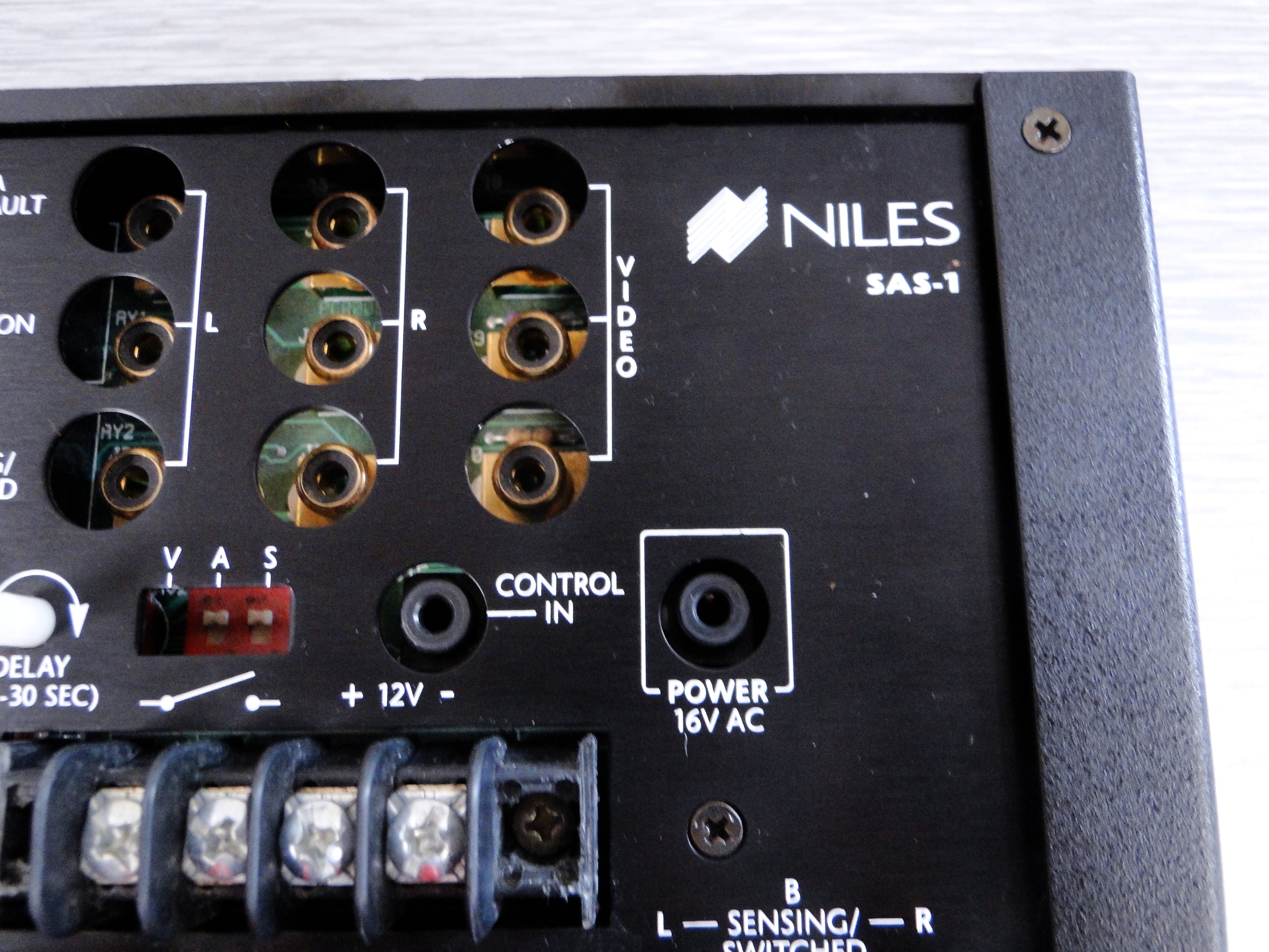 Niles SAS-1 Combination Speaker - Level A-B Switching System – The
