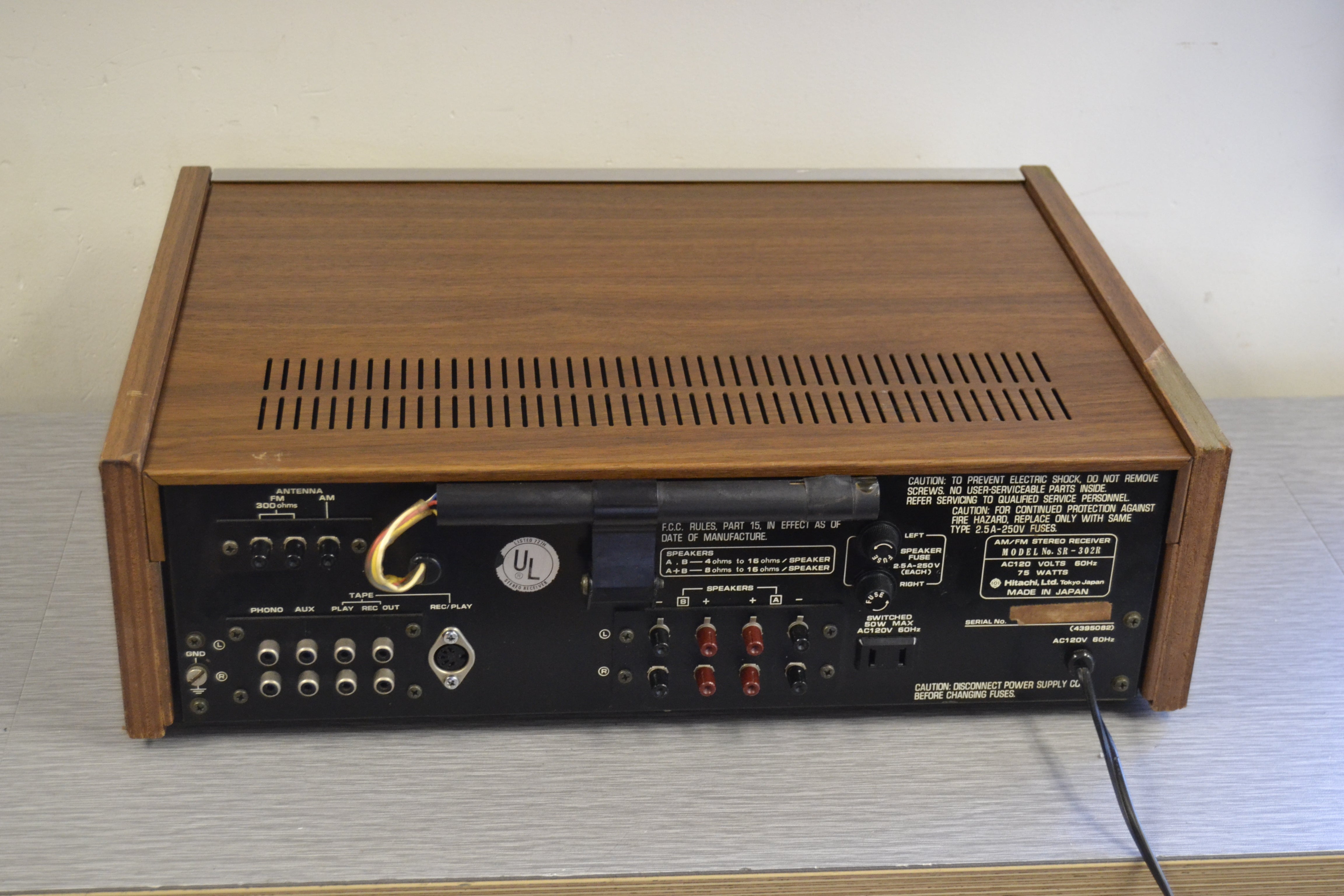 Hitachi SR-302 Stereo Receiver * 15W RMS * 1975 – The Turntable Store