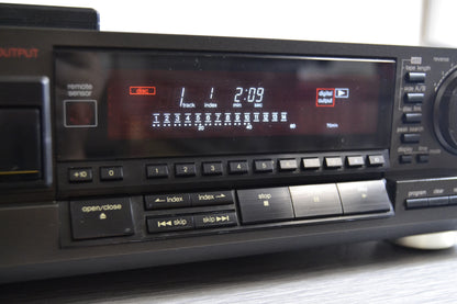 Technics SL-P555 Rare Vintage CD Player Class AA Japan Made 1988 * Remote