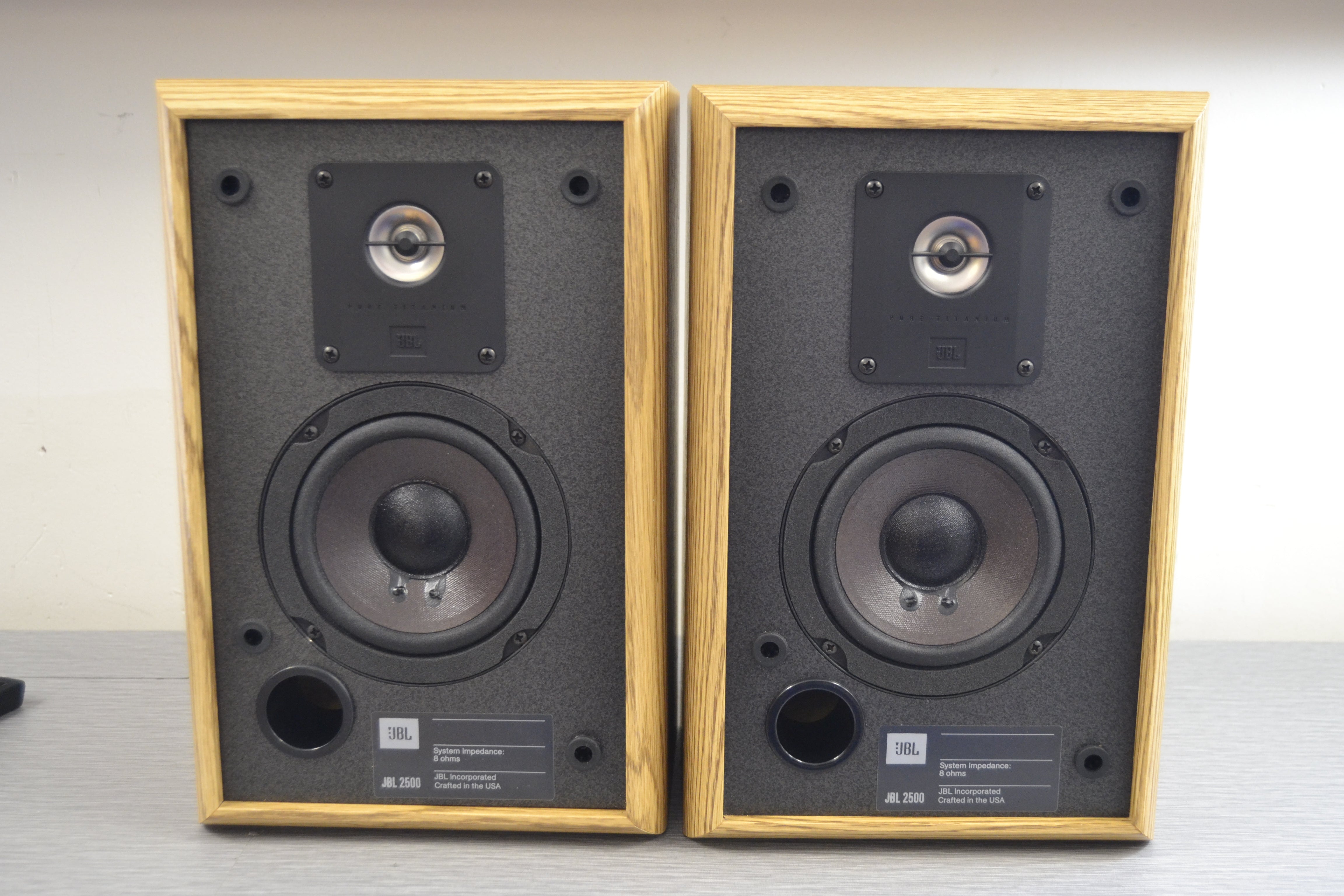 JBL 2500 Bookshelf Speakers – The Turntable Store